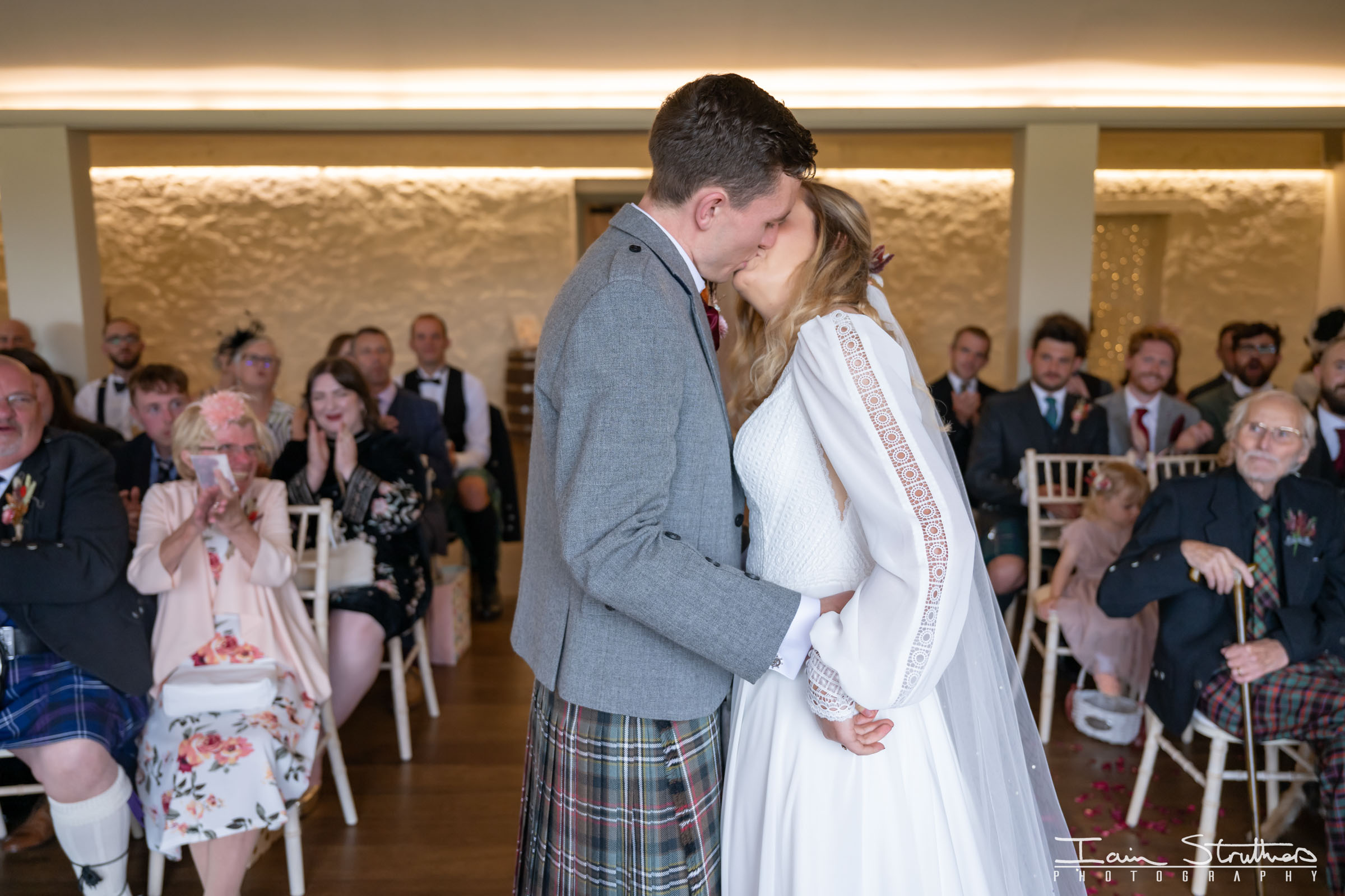 Ali & Alan wedding photograph 26