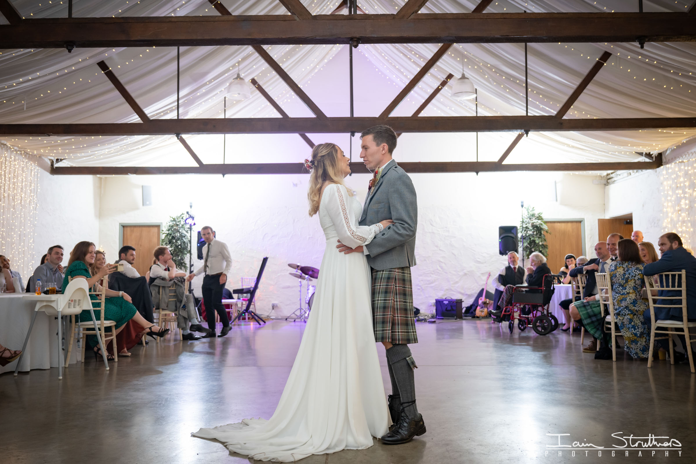 Ali & Alan wedding photograph 61