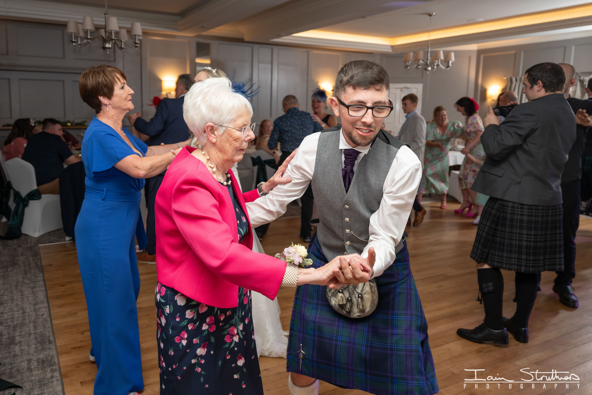Amy & Martin wedding photograph 53