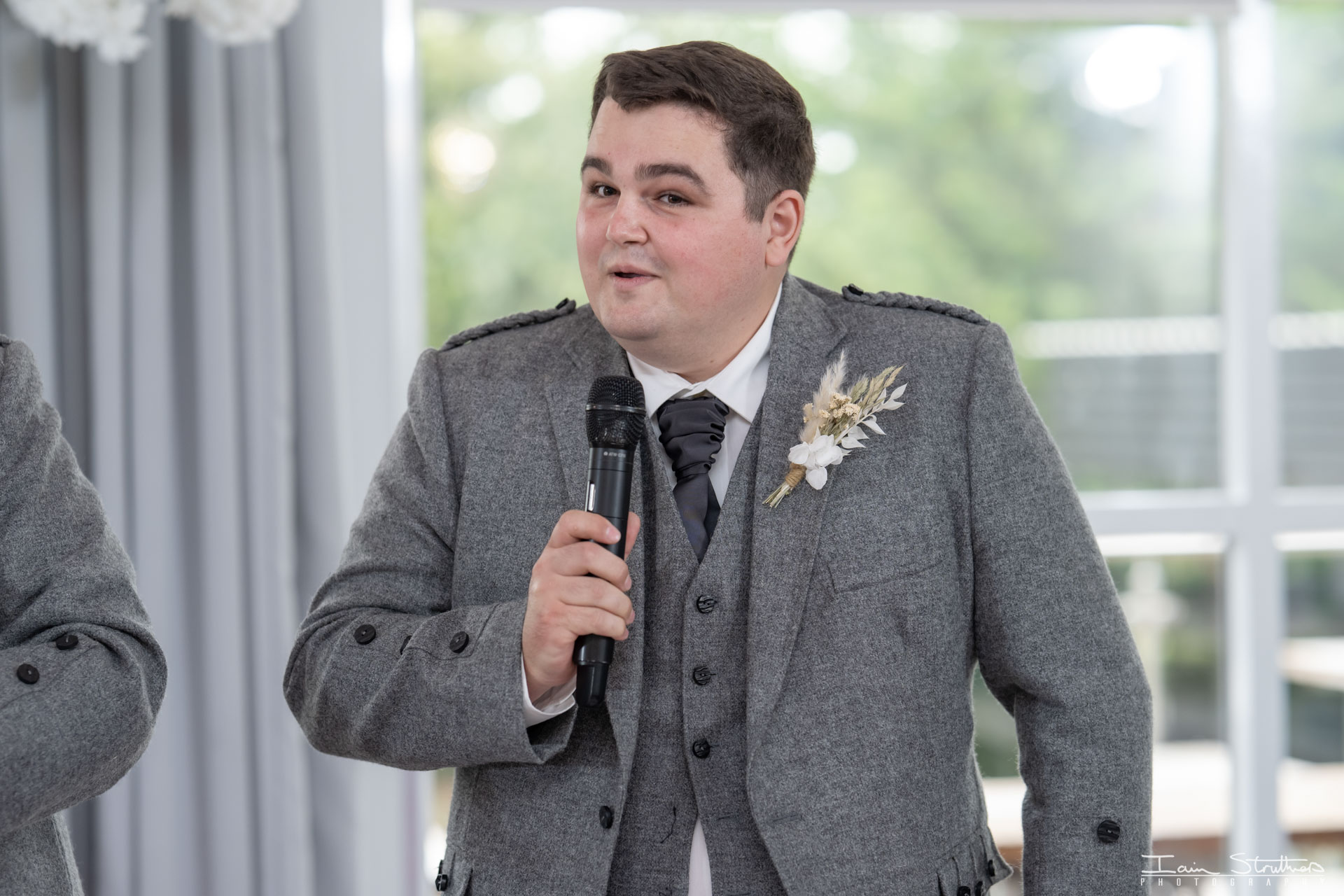 Anny & Rhys wedding photograph 34