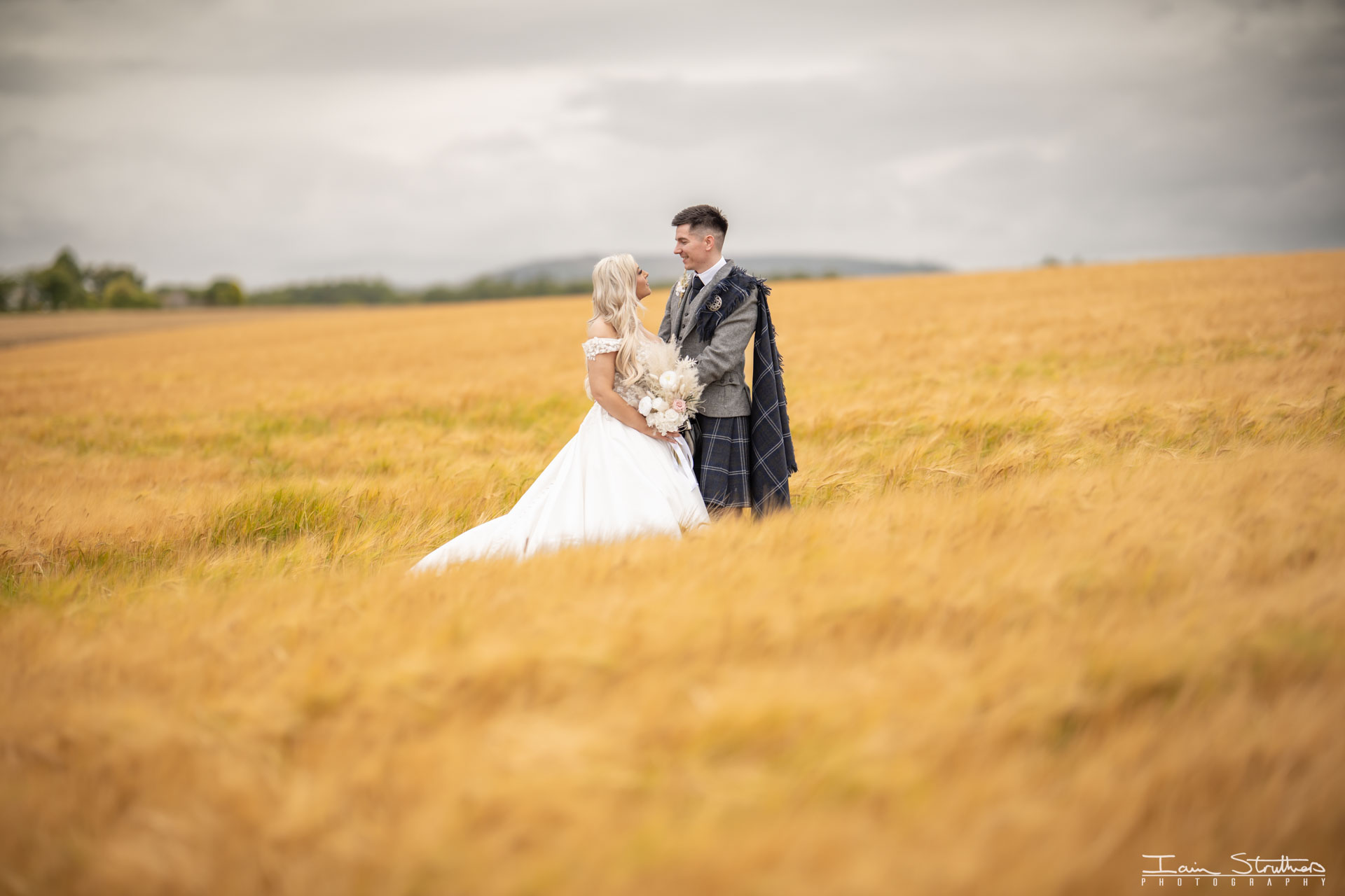 Anny & Rhys wedding photograph 36