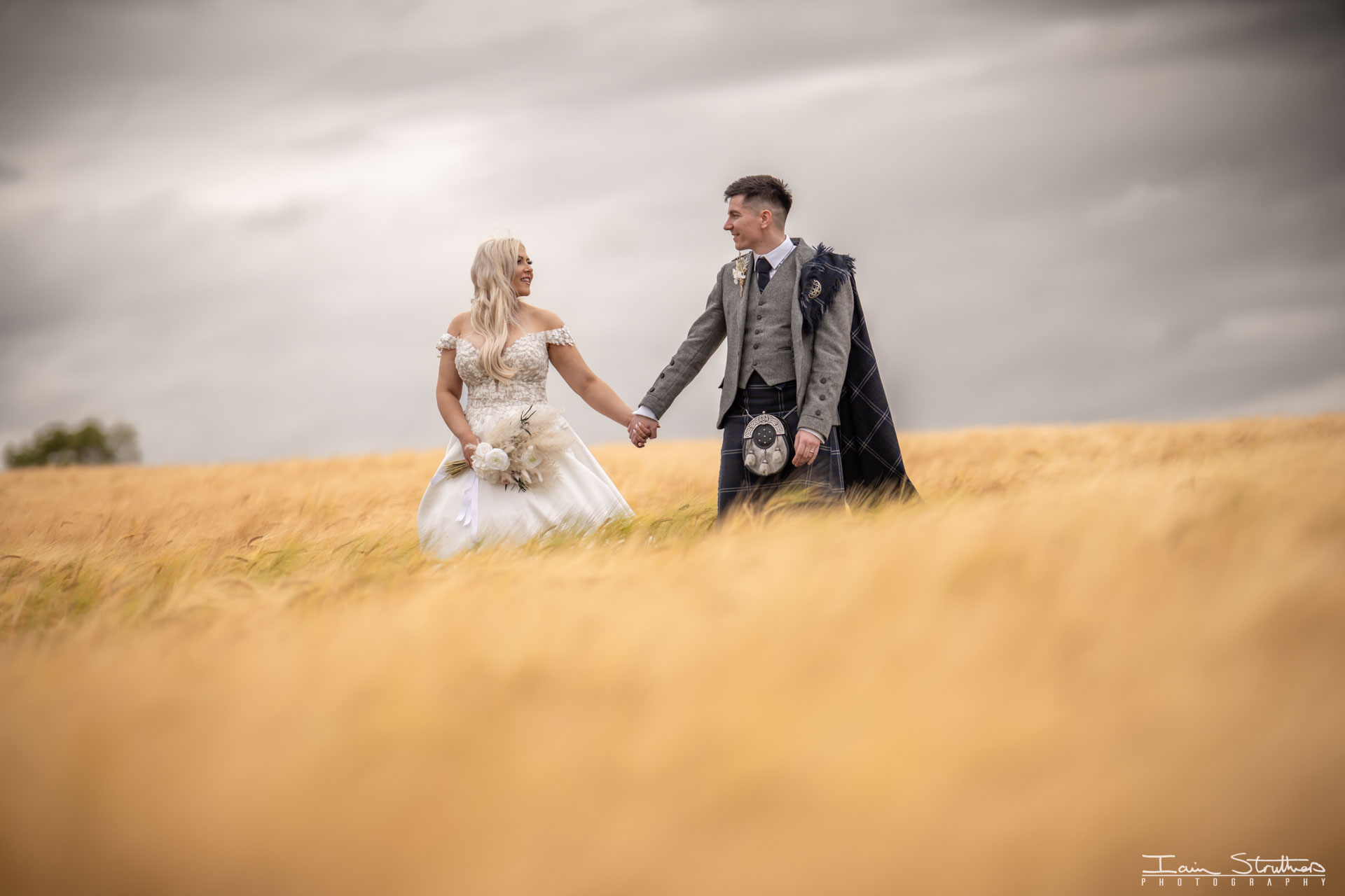 Anny & Rhys wedding photograph 38