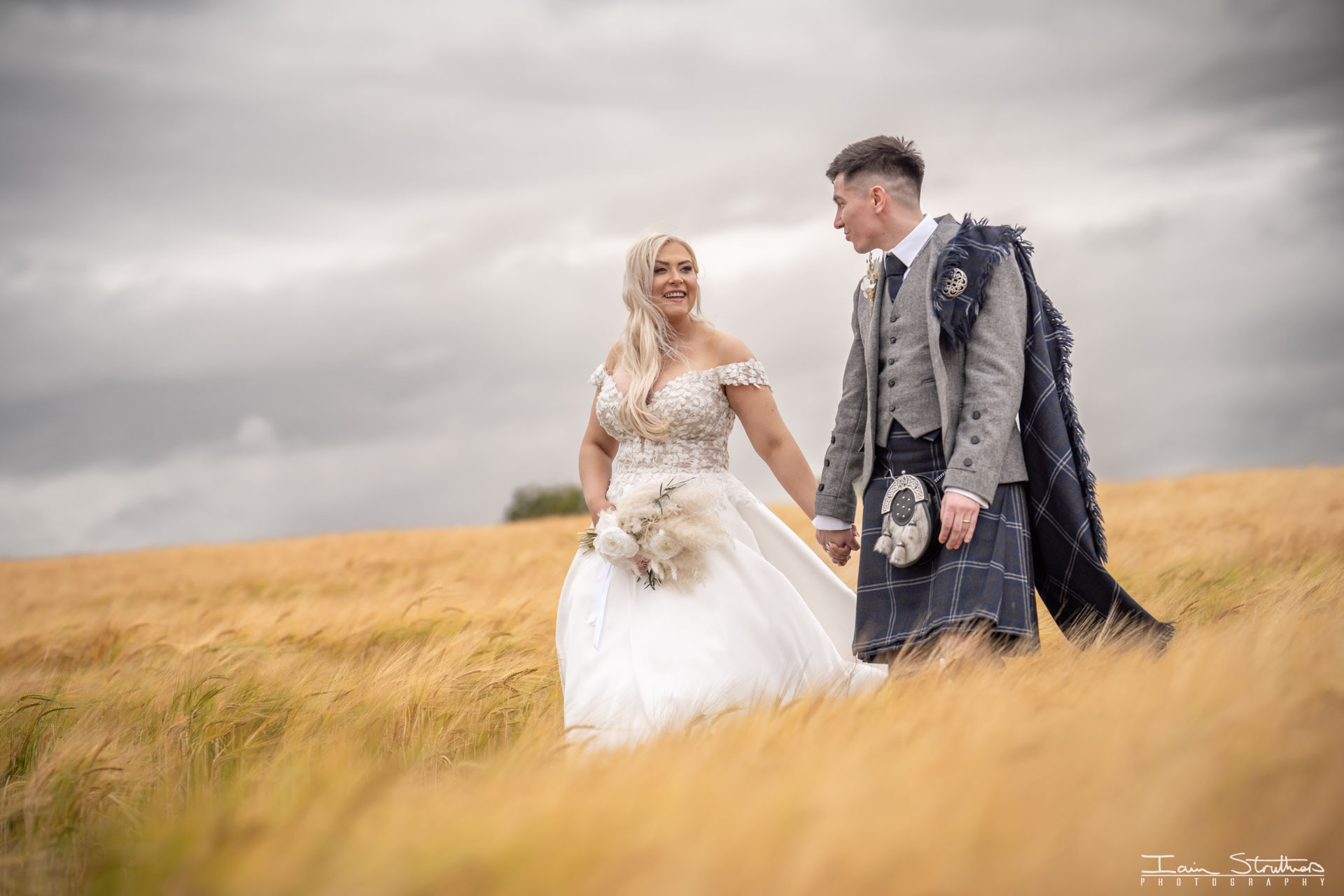 Anny & Rhys wedding photograph 40