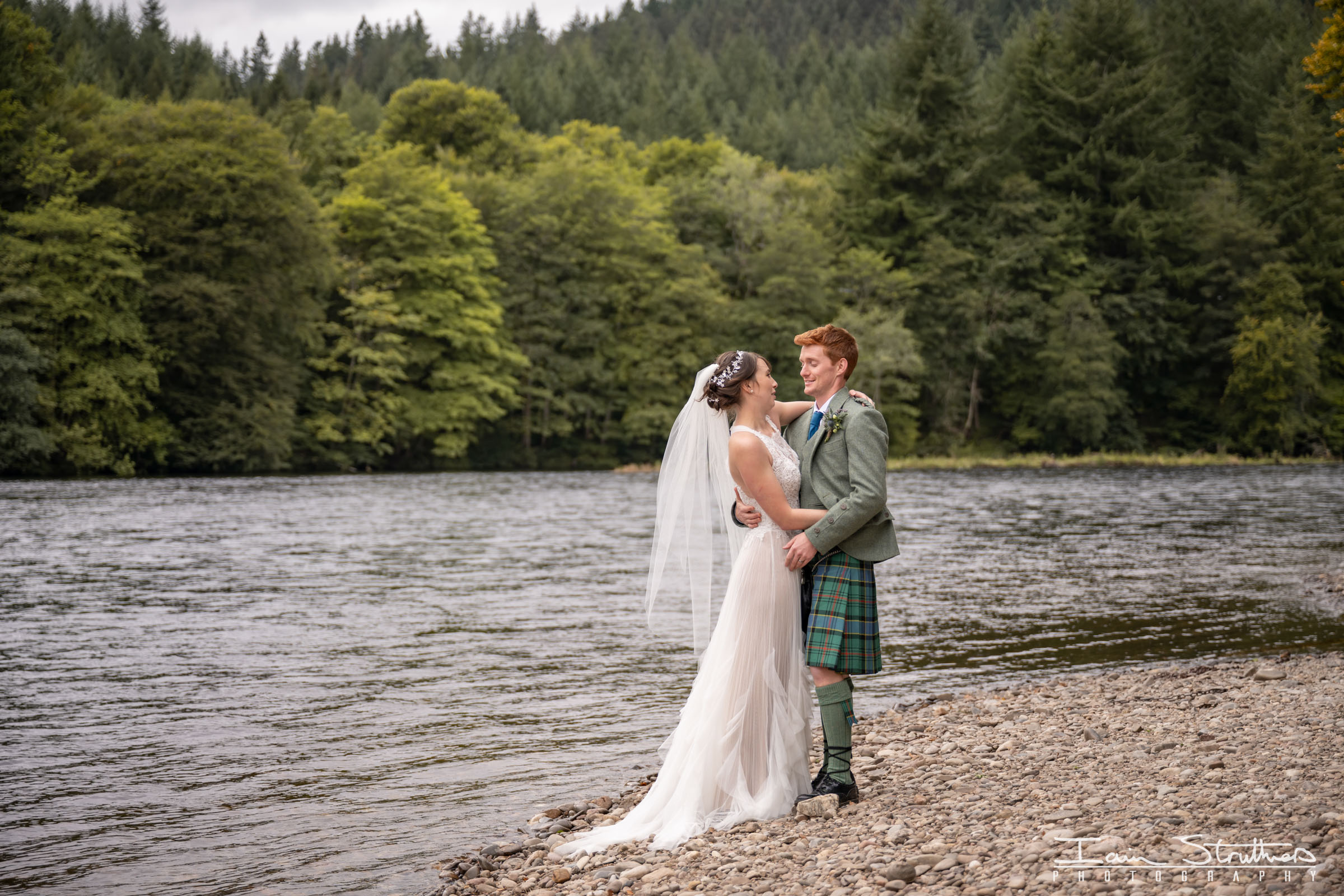 Bryony & Cameron wedding photograph 41