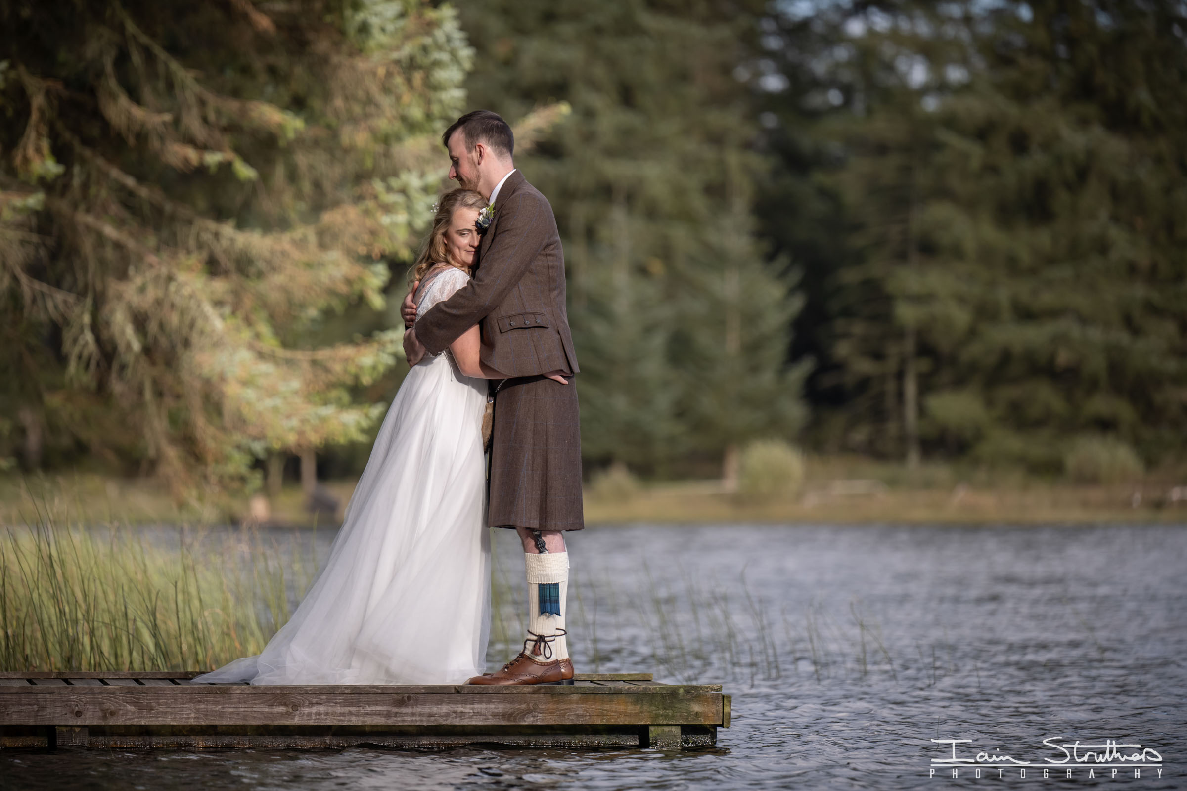 Claire & Finlay wedding photograph 22