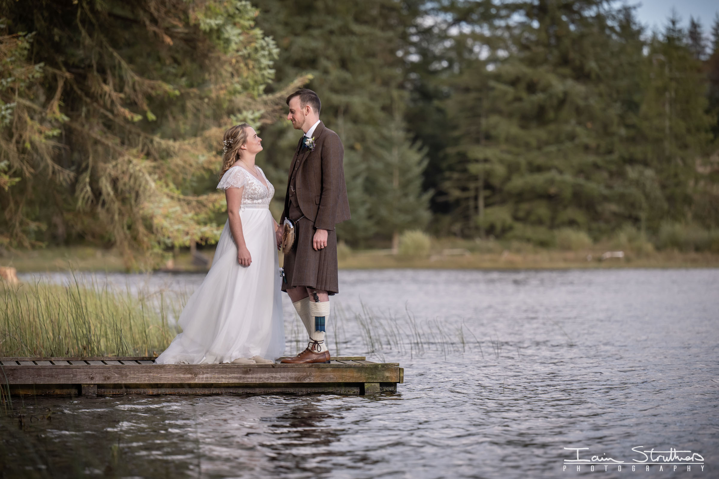 Claire & Finlay wedding photograph 23
