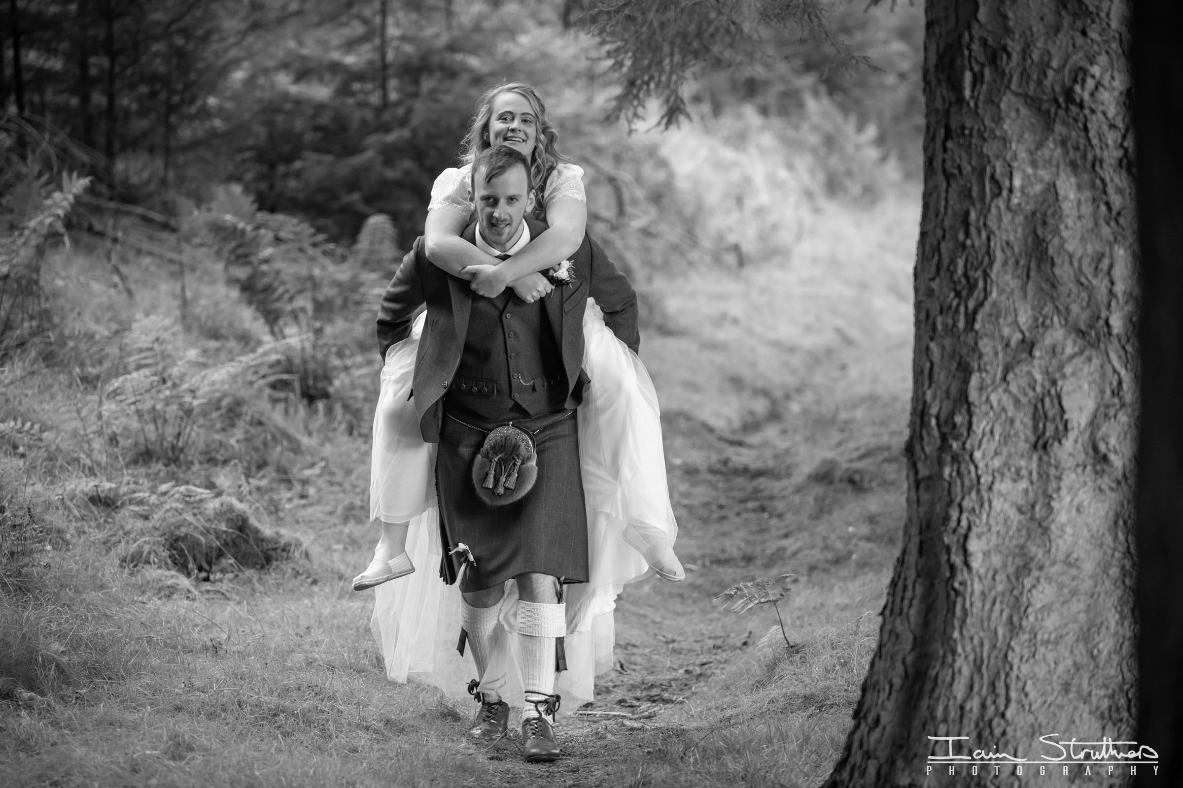 Claire & Finlay wedding photograph 25