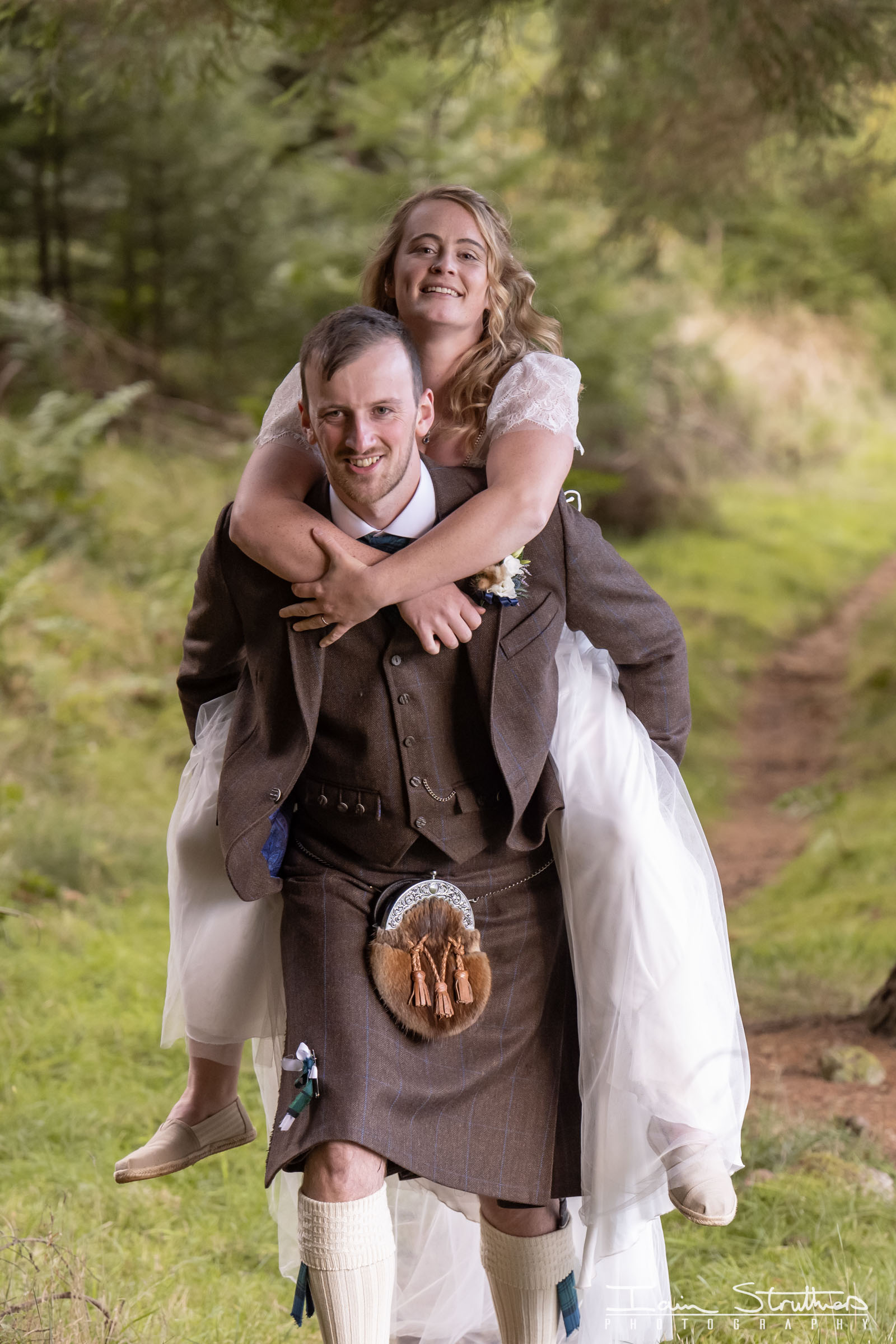 Claire & Finlay wedding photograph 26