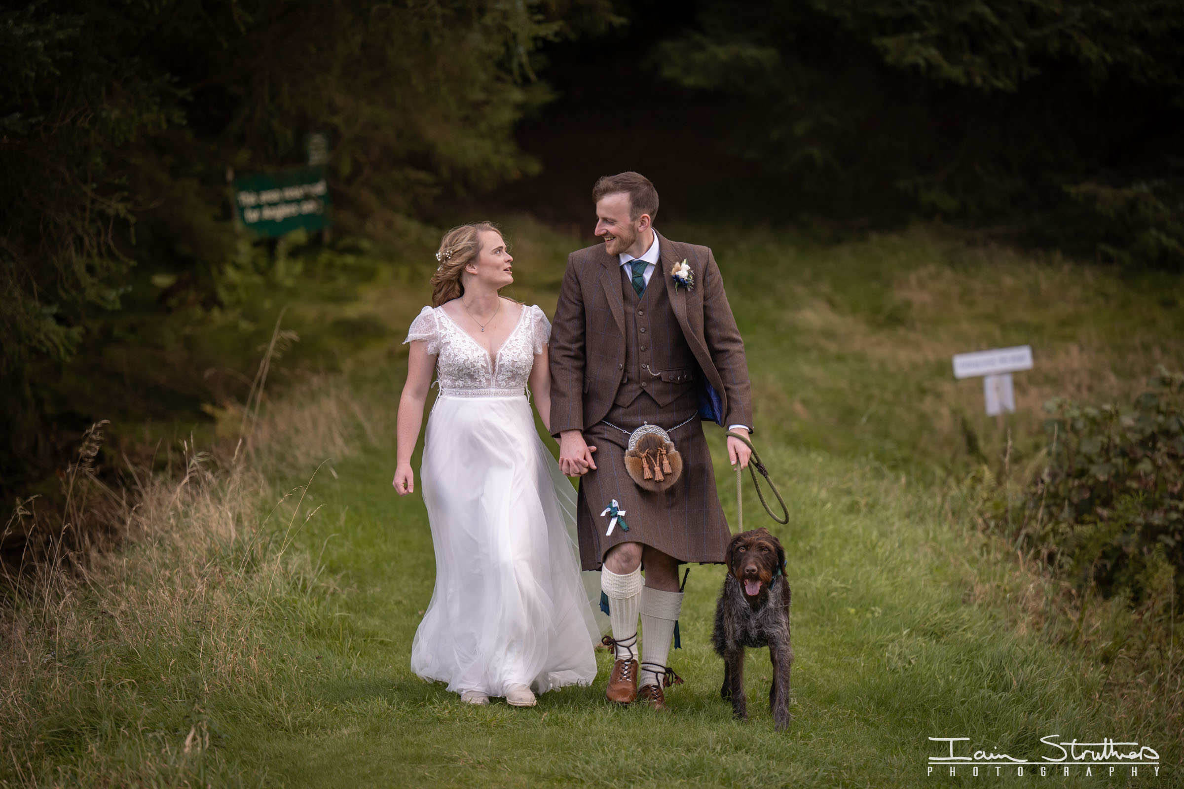Claire & Finlay wedding photograph 28