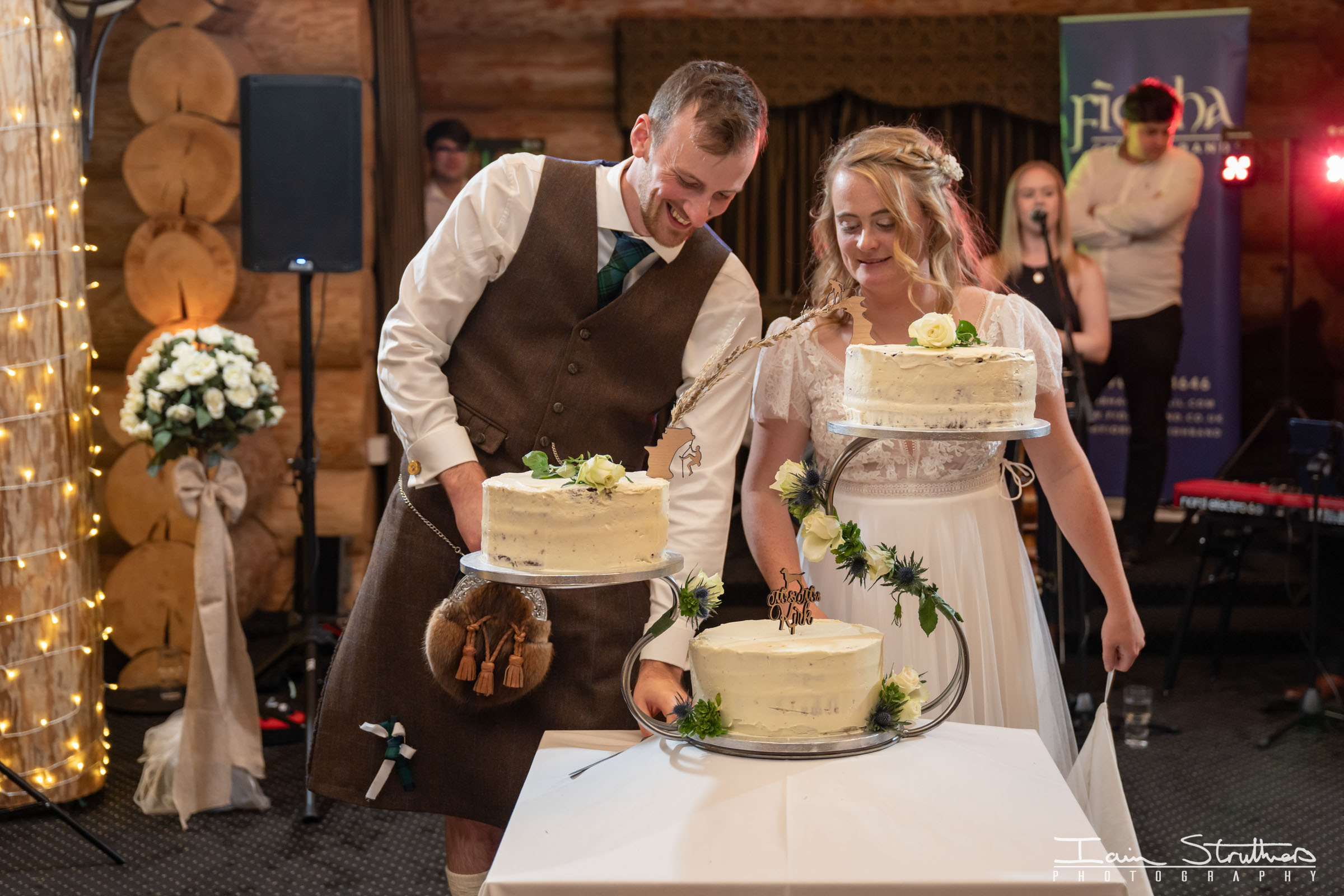 Claire & Finlay wedding photograph 100