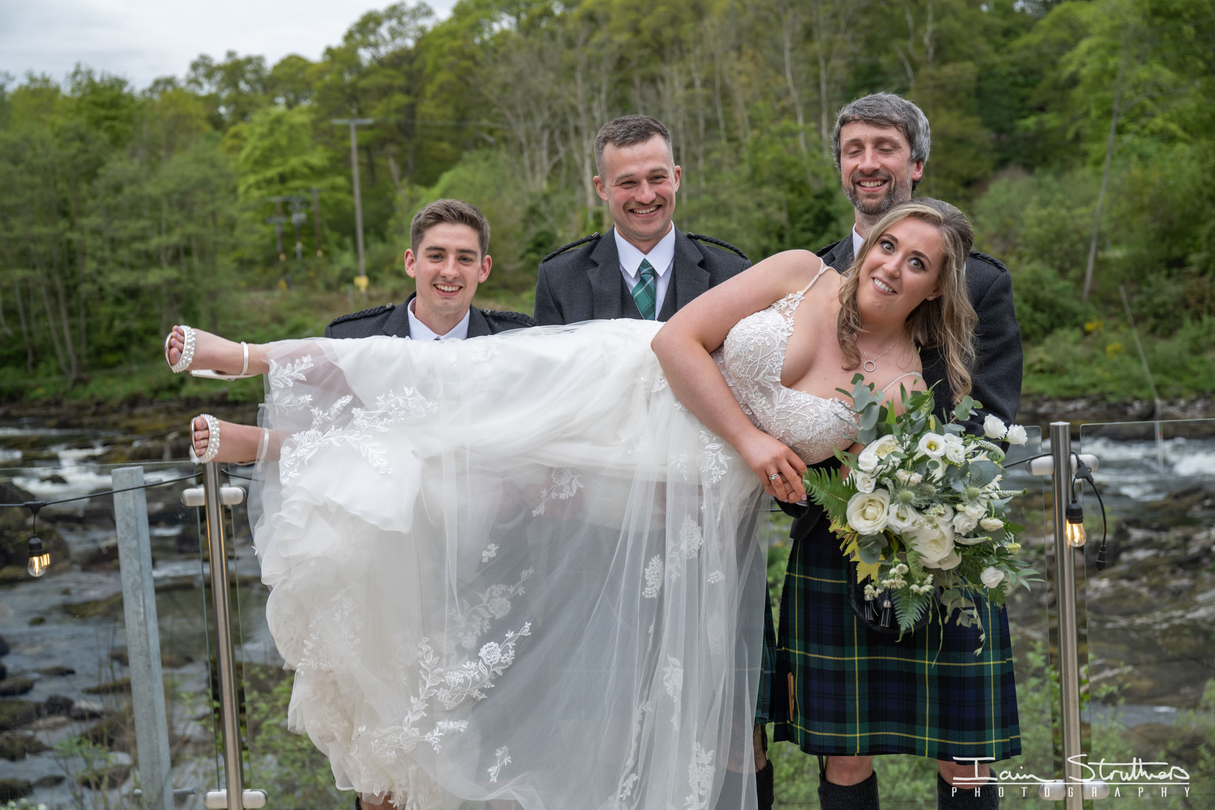 Emma & Andrew wedding photograph 24
