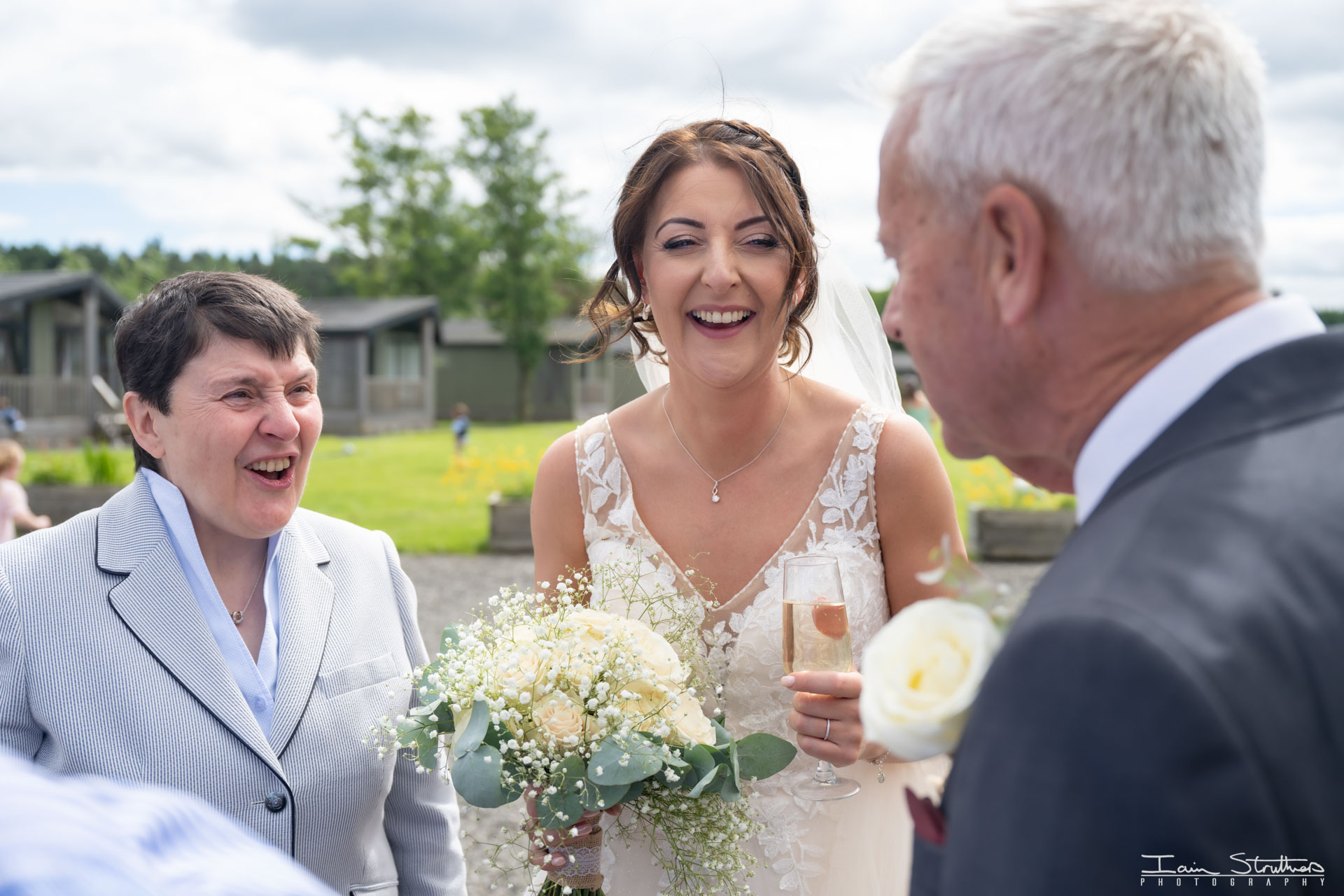 Emma & Jimmy wedding photograph 17