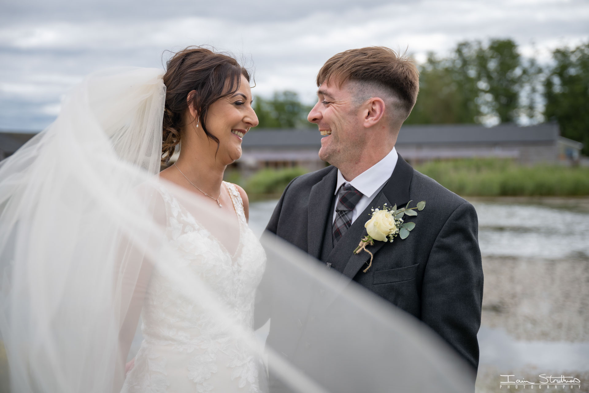 Emma & Jimmy wedding photograph 30