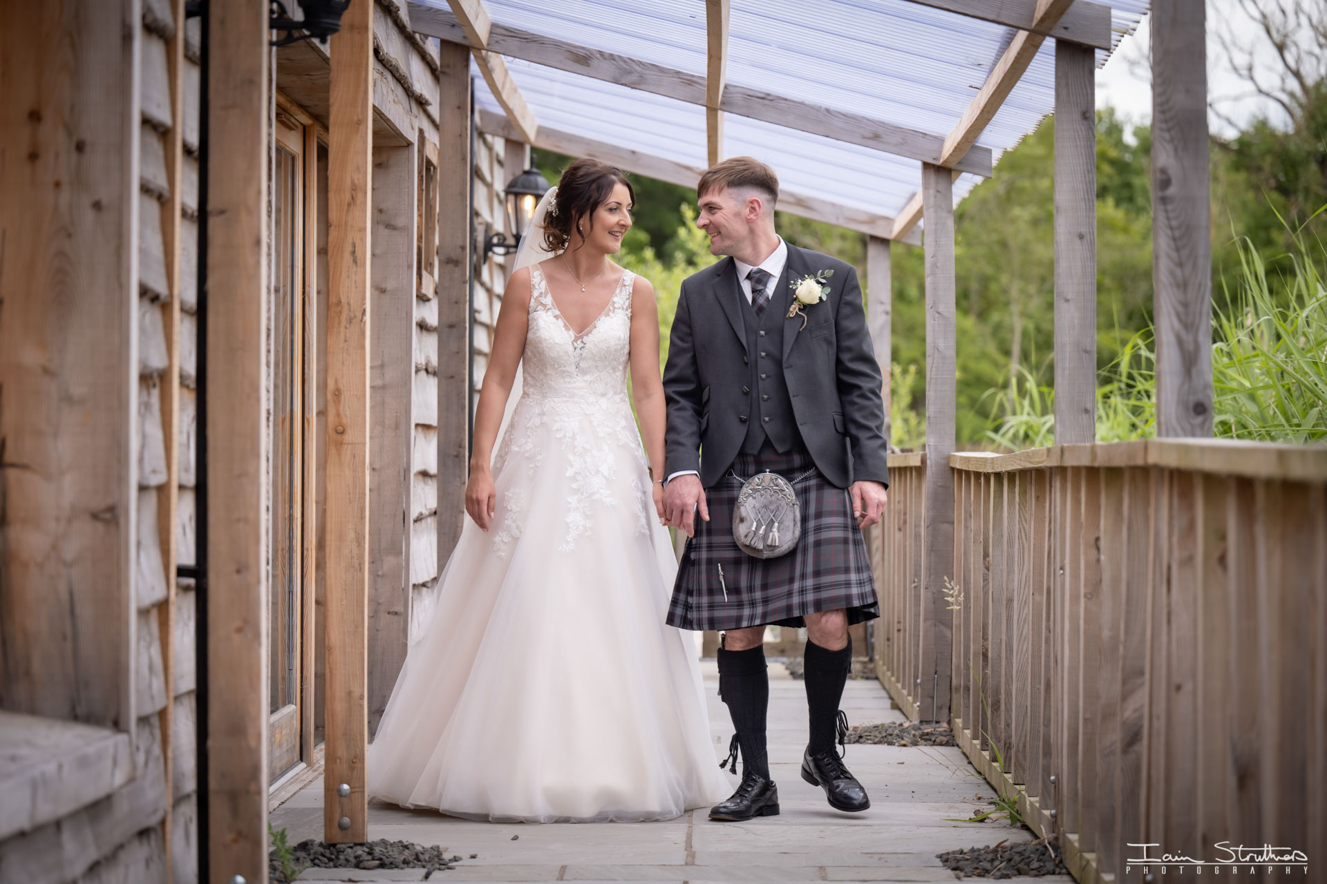 Emma & Jimmy wedding photograph 34