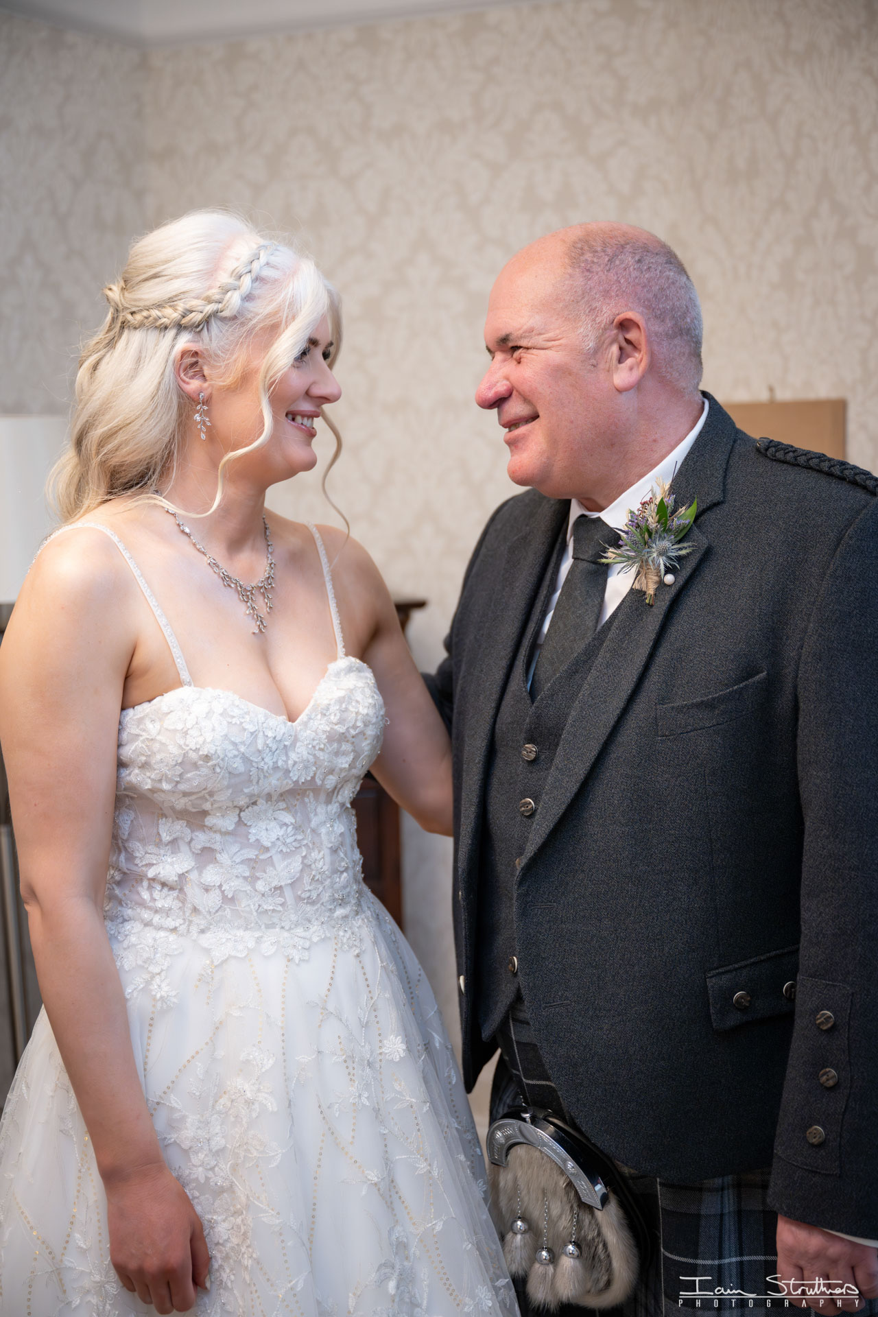 Gemma & Adam wedding photograph 18