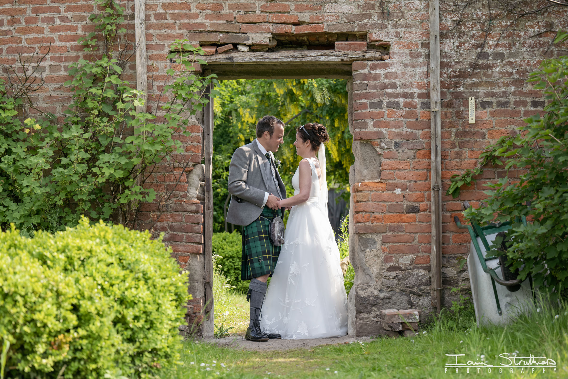 Louise & Andrew wedding photograph 29