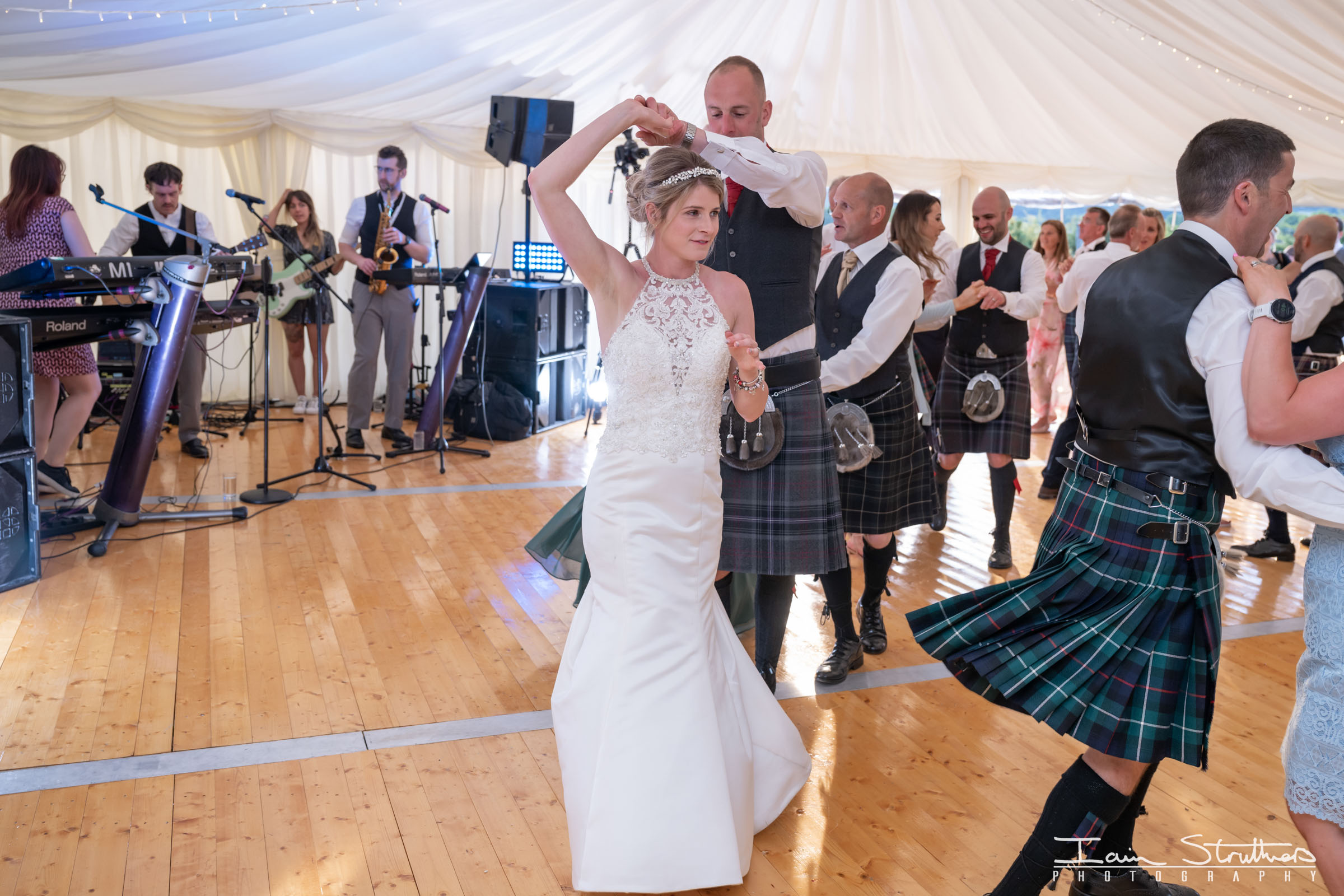 Lauren & Gavin wedding photograph 49