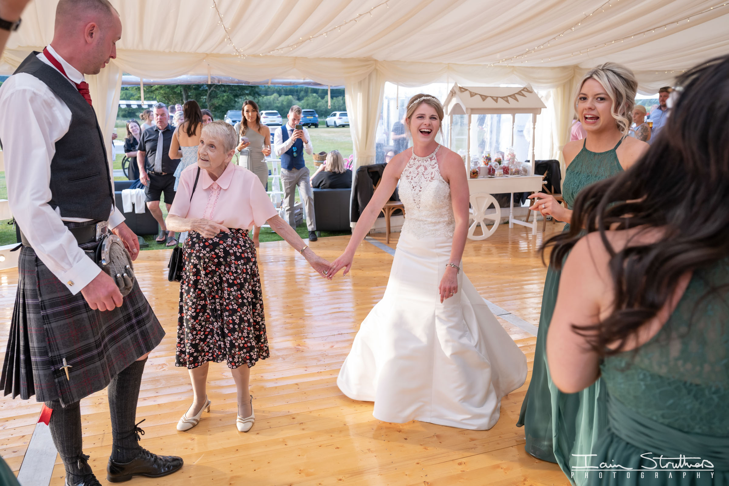 Lauren & Gavin wedding photograph 52