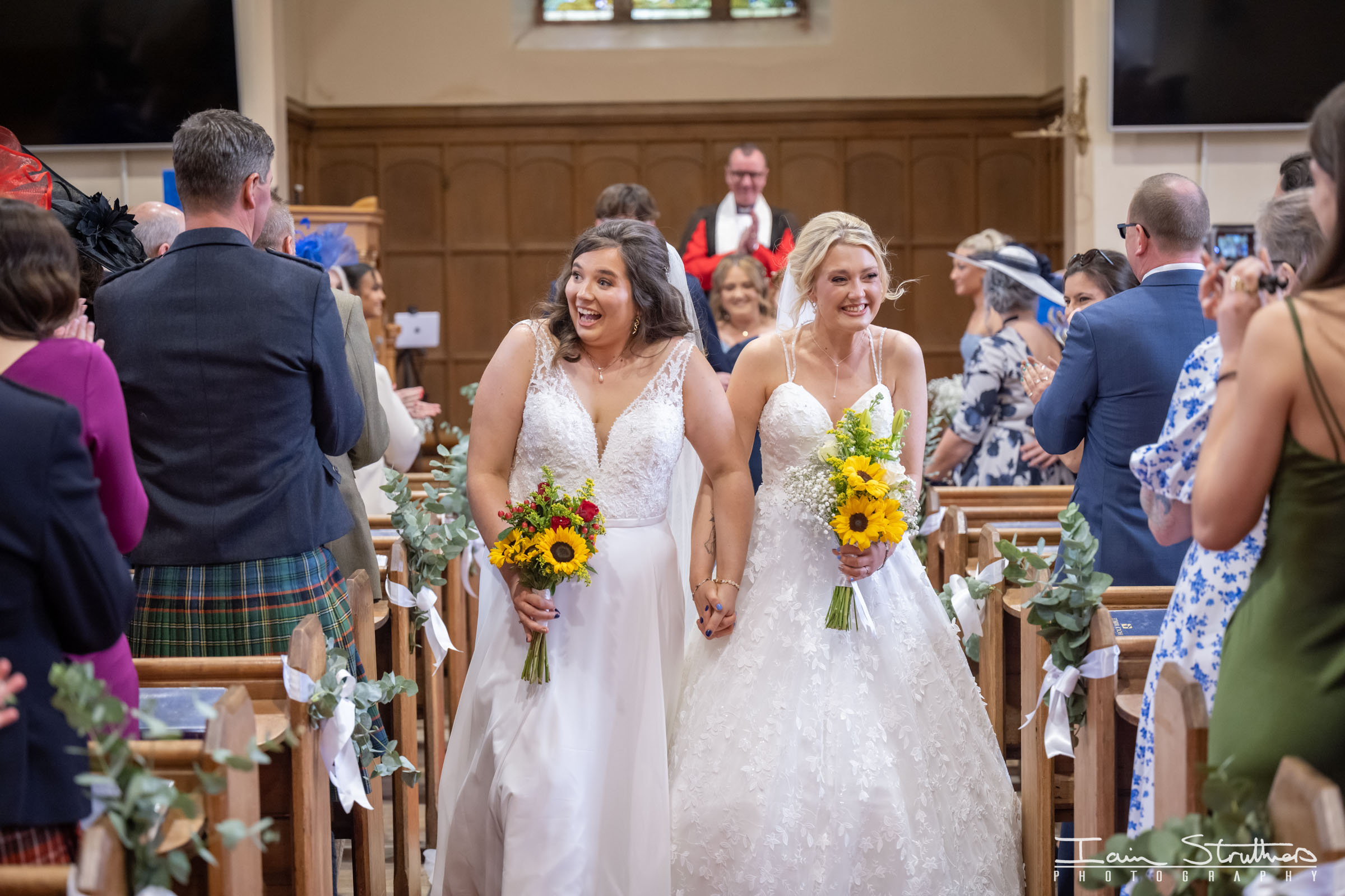 Laura & Lauren wedding photograph 14
