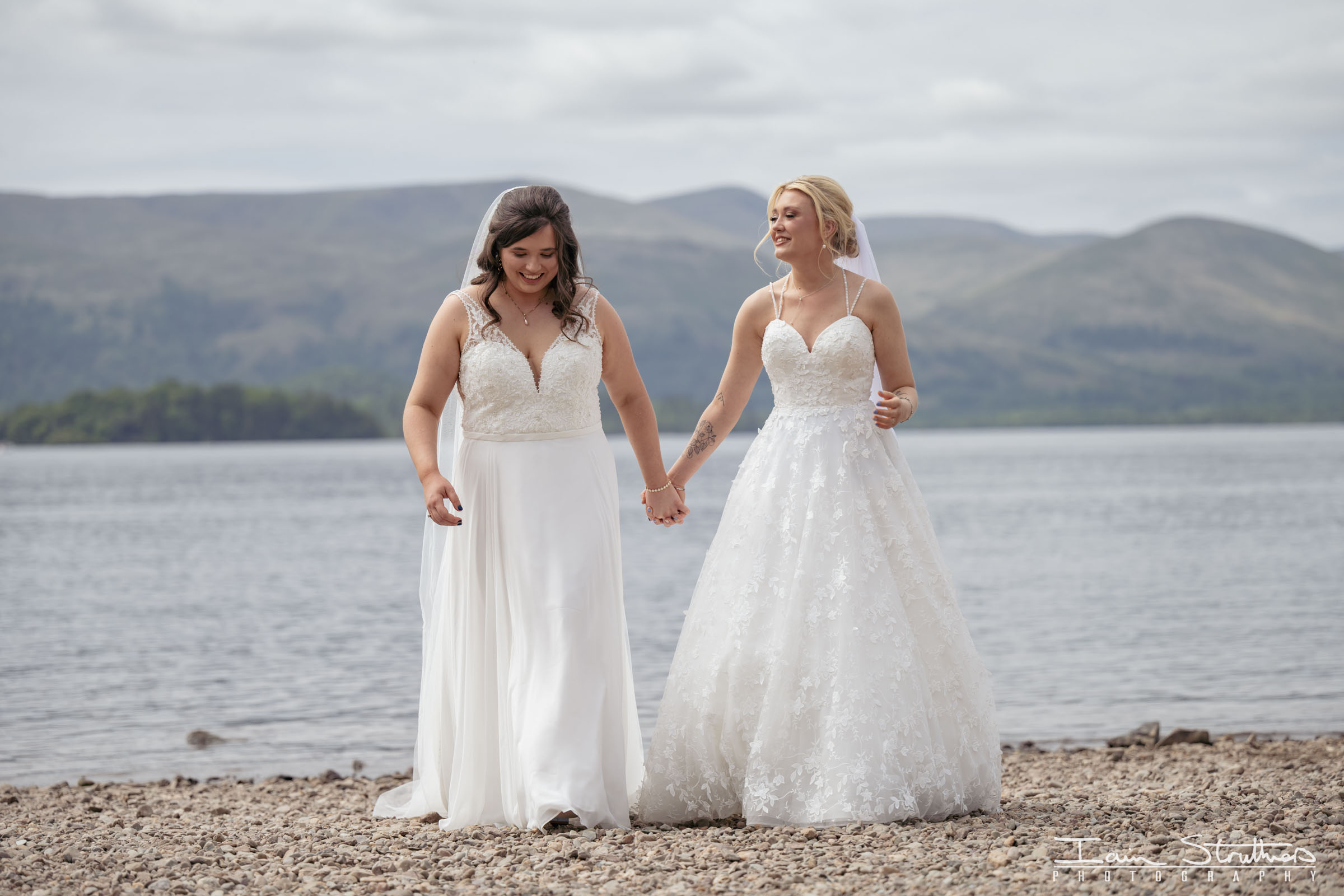 Laura & Lauren wedding photograph 21