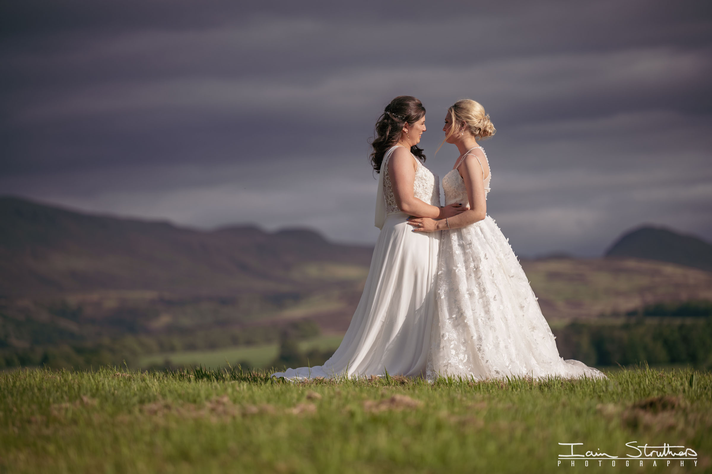 Laura & Lauren wedding photograph 50