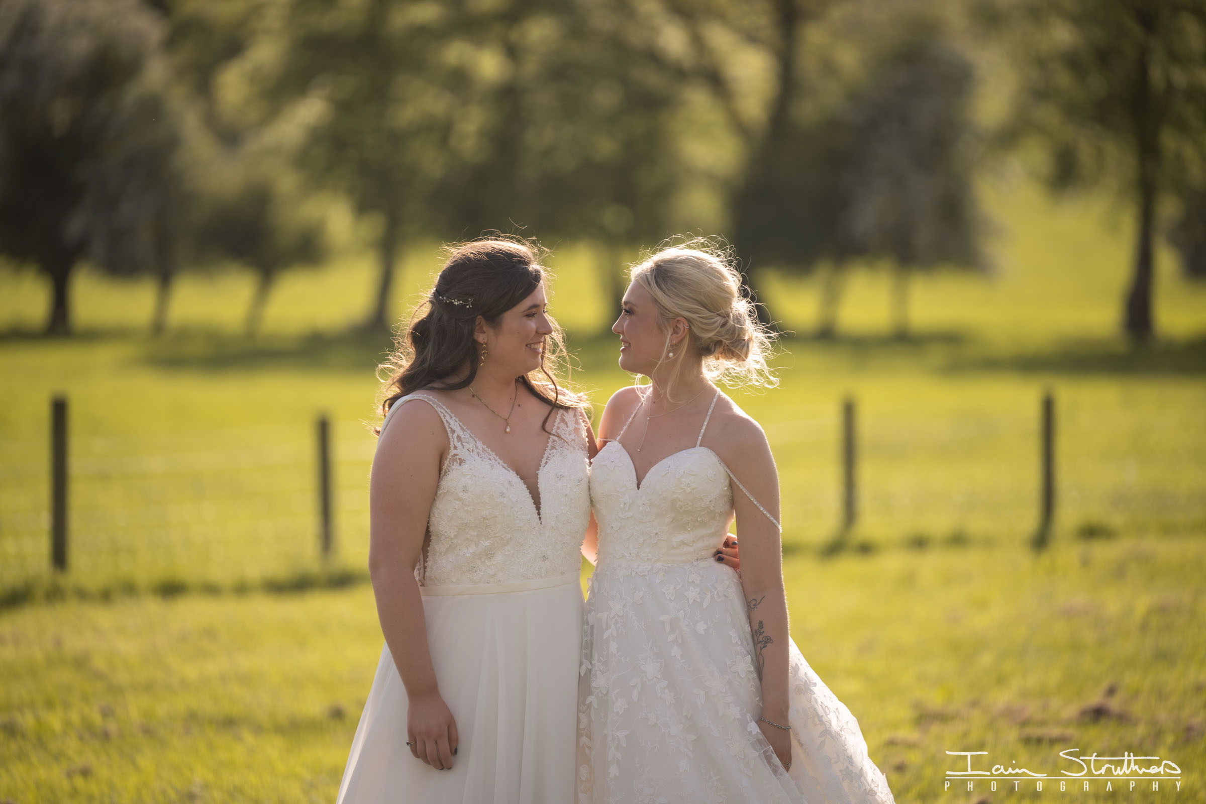 Laura & Lauren wedding photograph 54