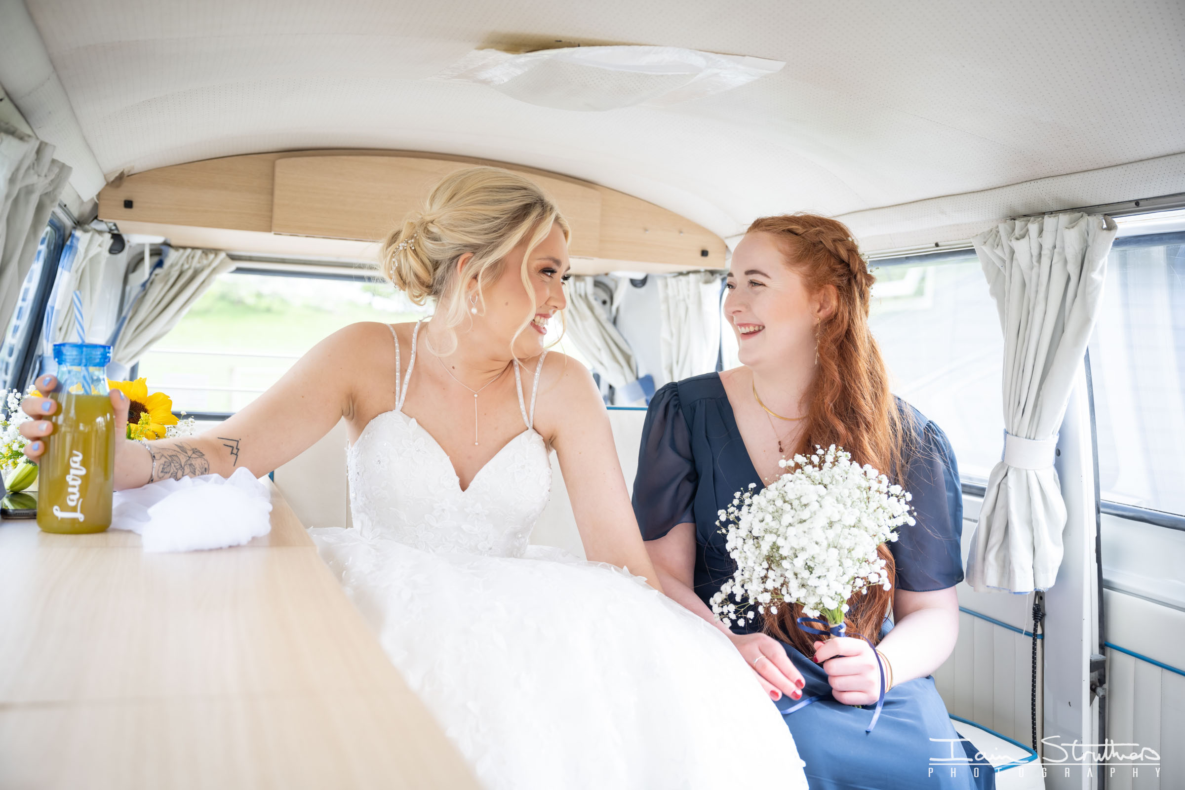Laura & Lauren wedding photograph 6