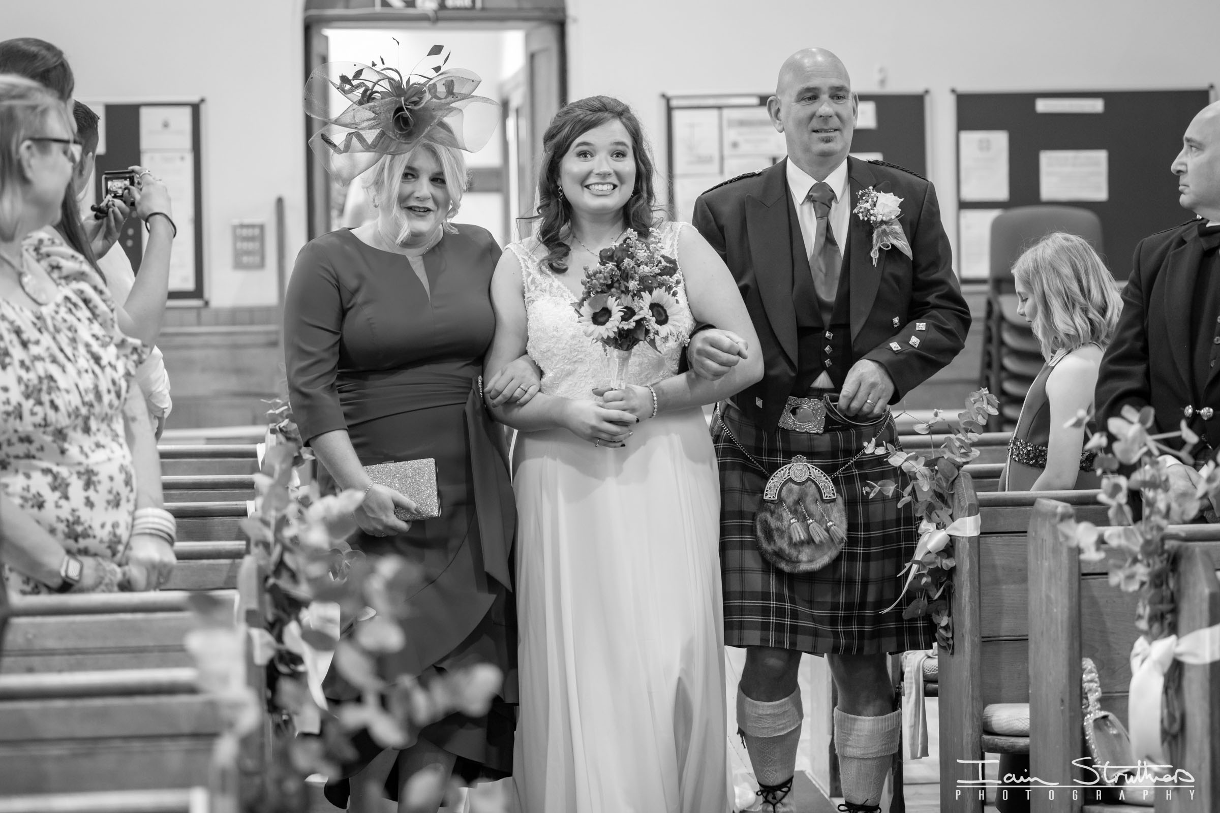 Laura & Lauren wedding photograph 7
