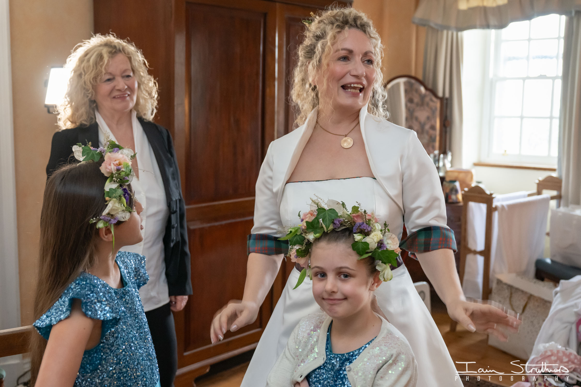 Miriam & Ruaraidh wedding photograph 15