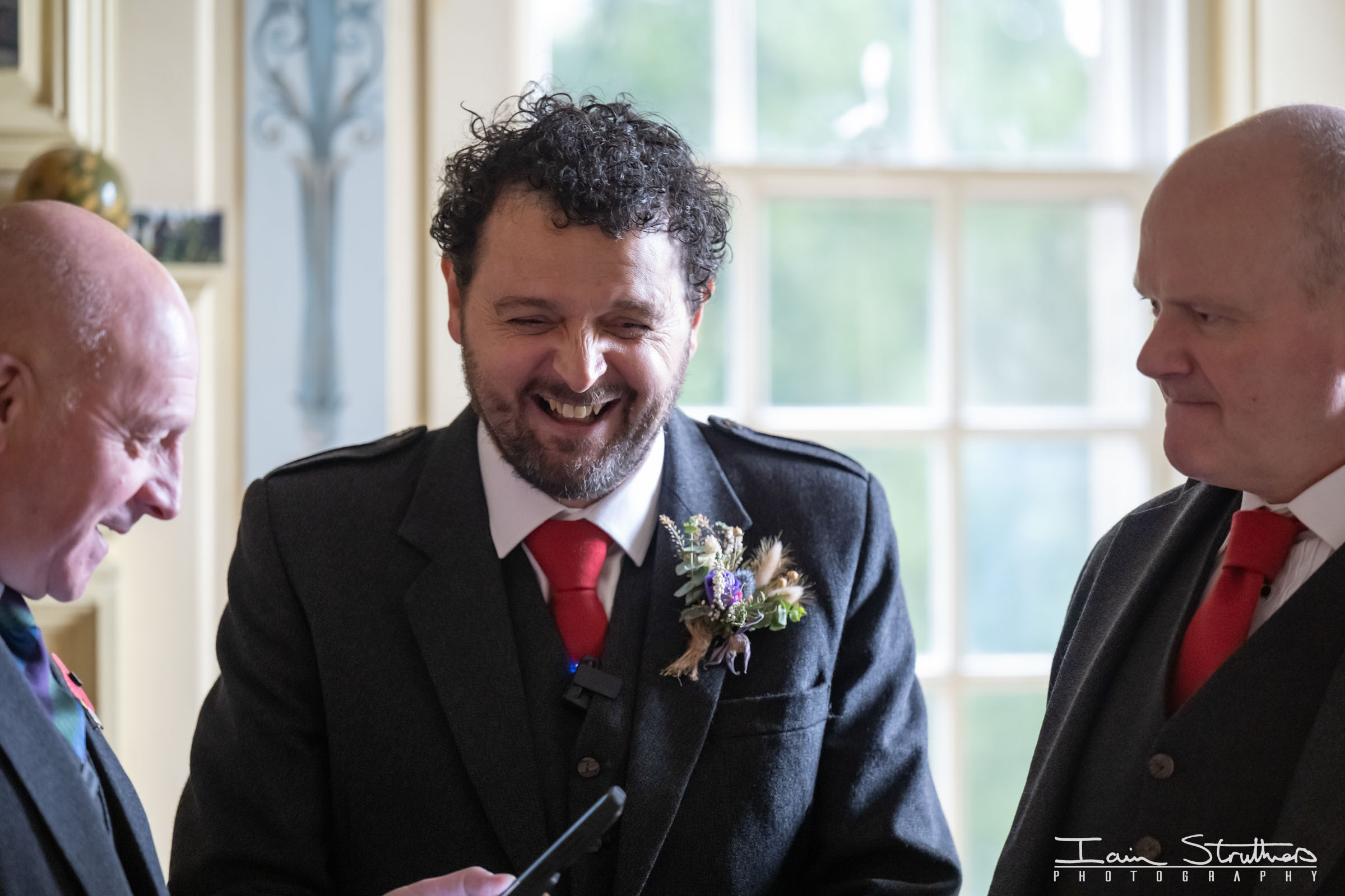 Miriam & Ruaraidh wedding photograph 16