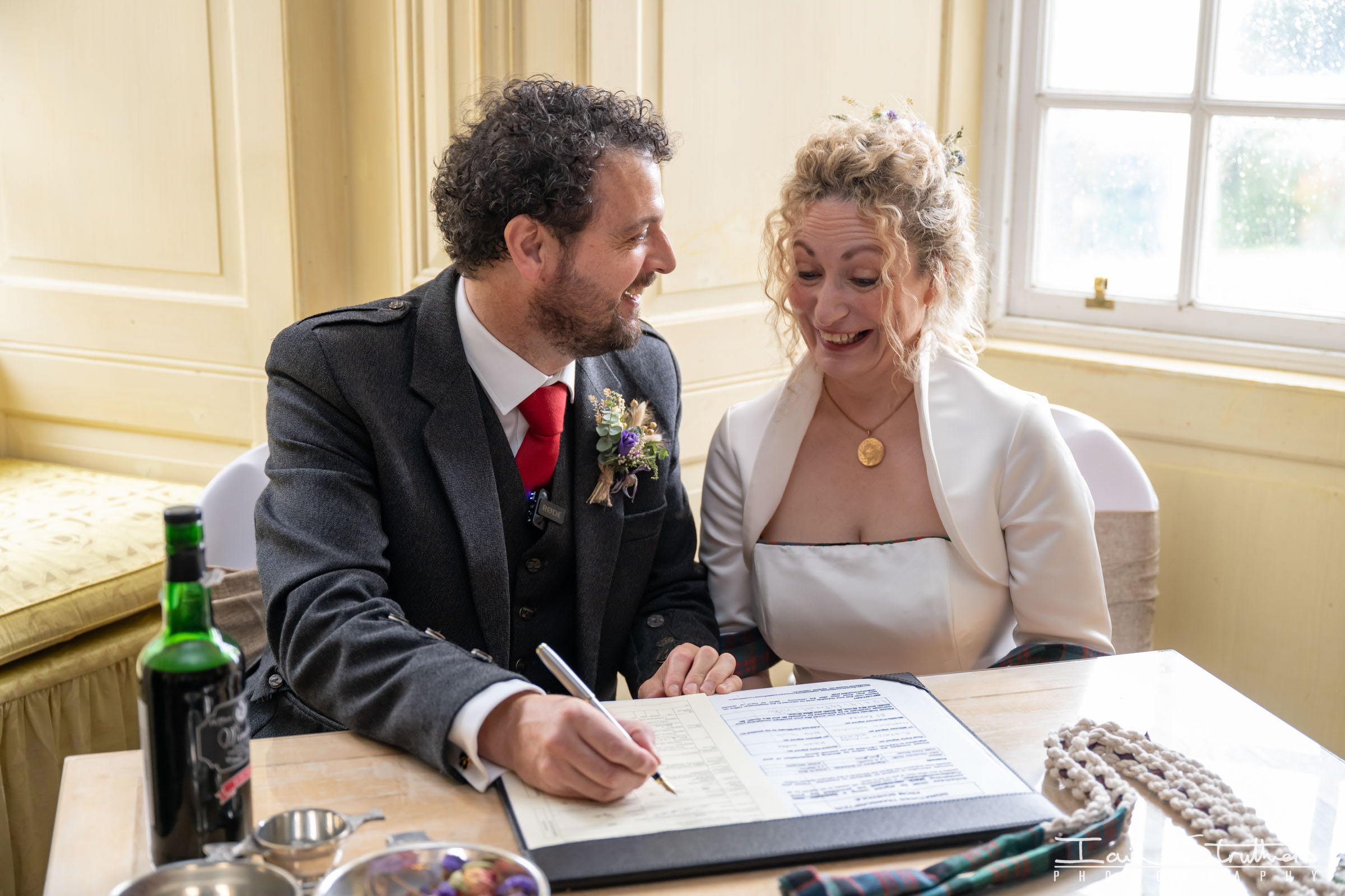 Miriam & Ruaraidh wedding photograph 30