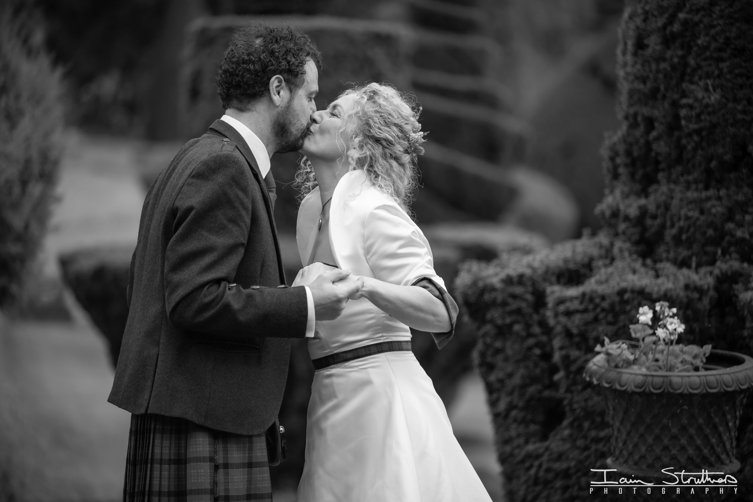 Miriam & Ruaraidh wedding photograph 52