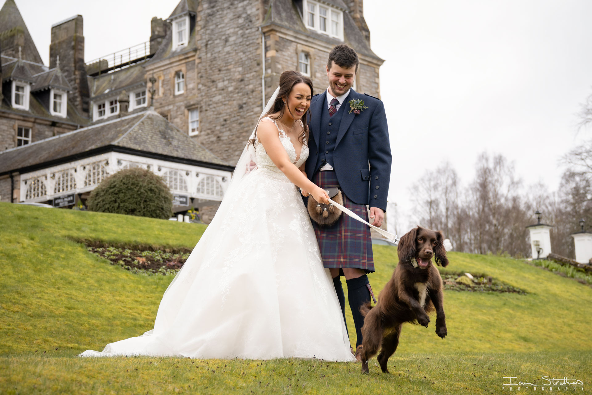 Rachel & Max wedding photograph 27