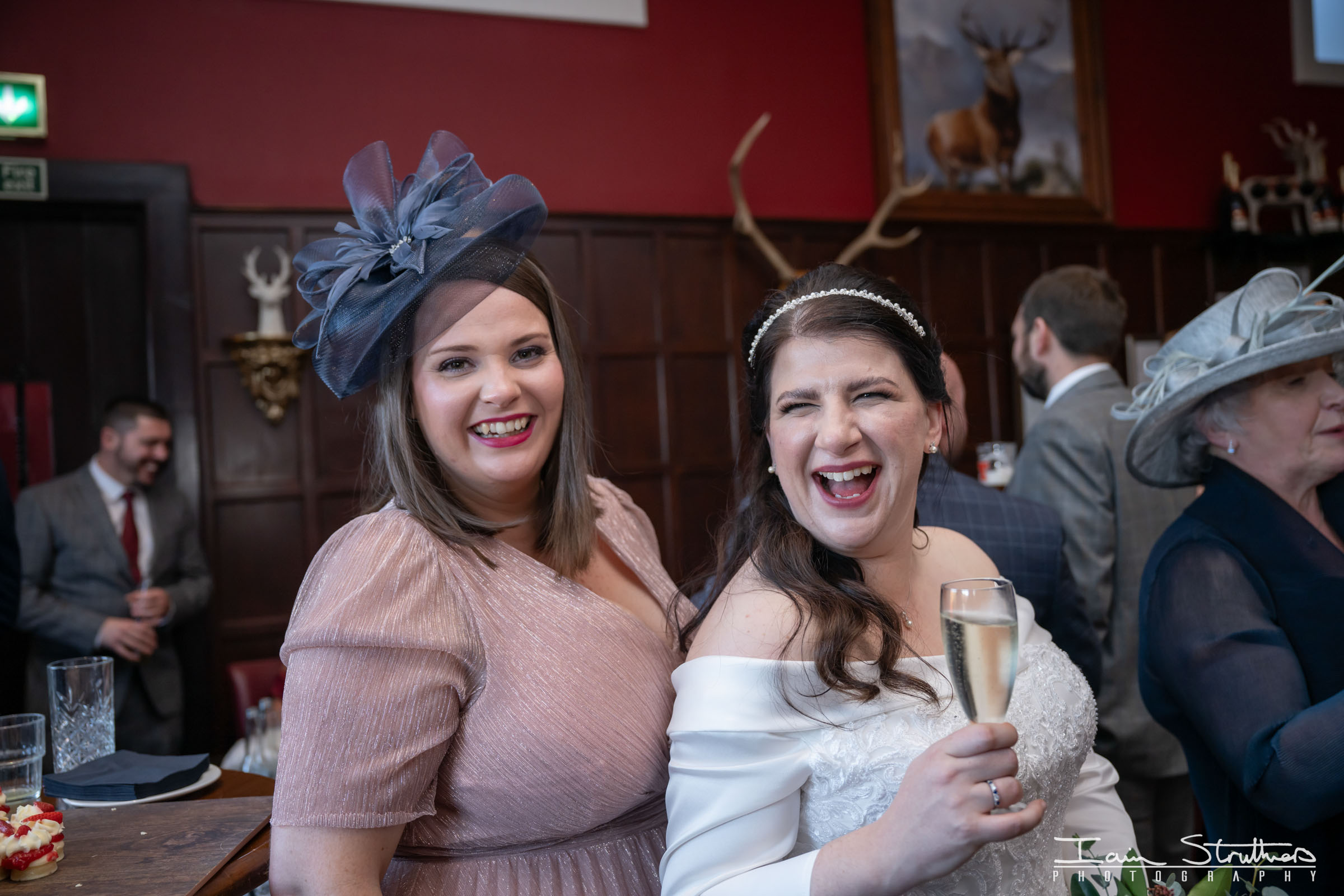Robyn & Daniel wedding photograph 32