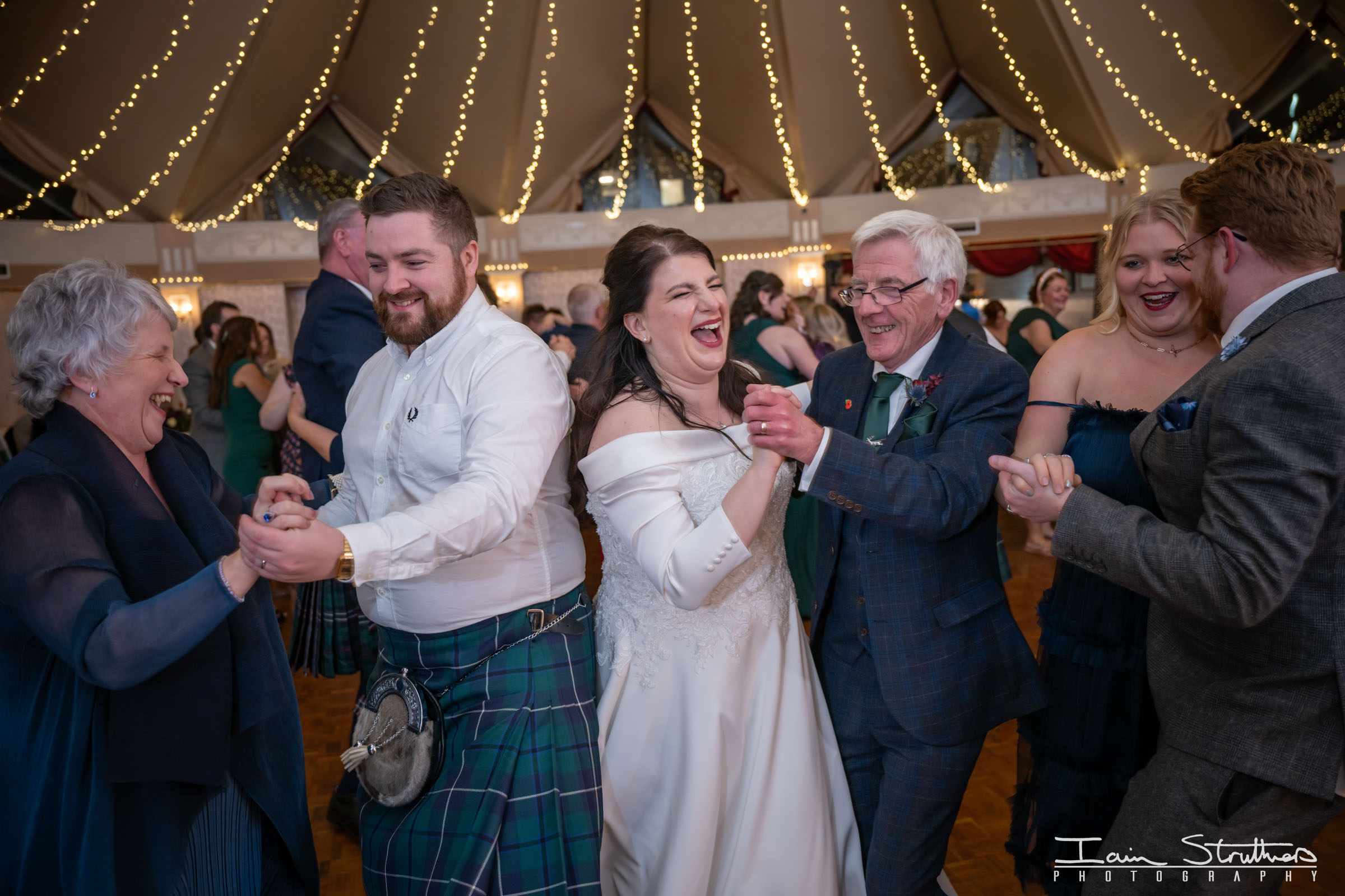 Robyn & Daniel wedding photograph 68