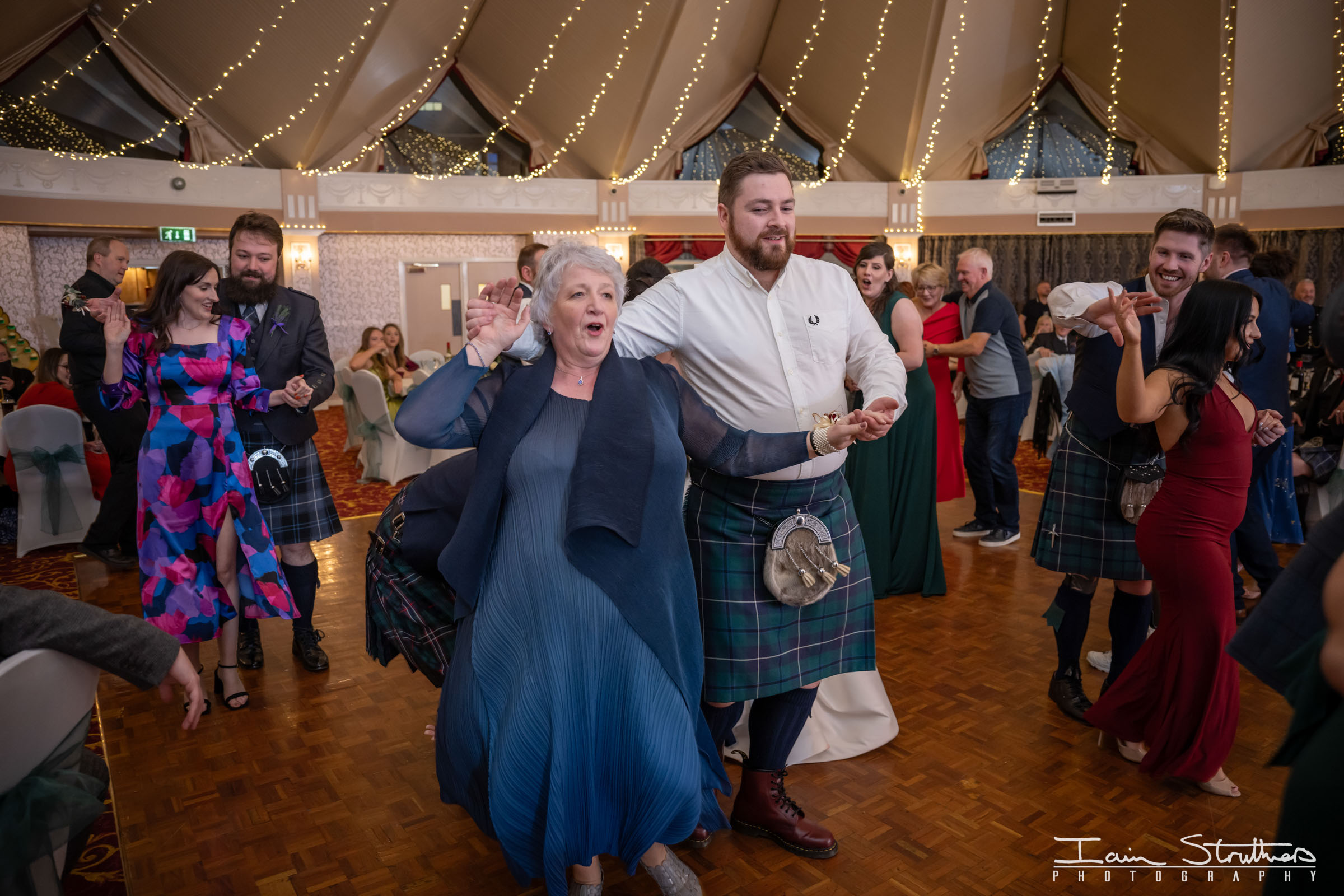 Robyn & Daniel wedding photograph 71