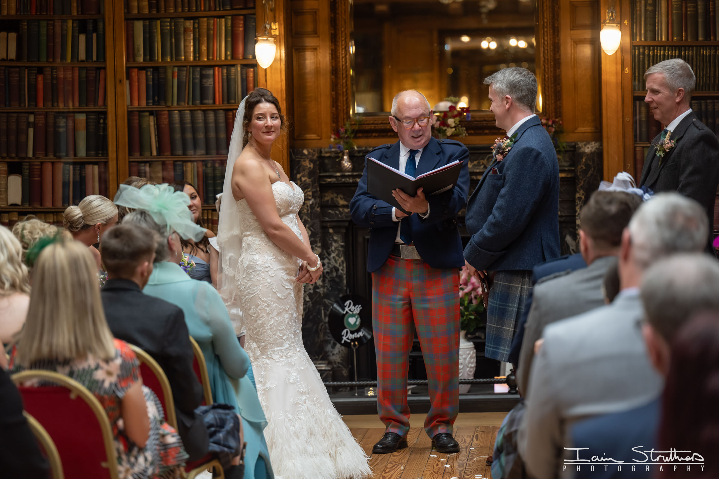 Rona & Ross wedding photograph 20