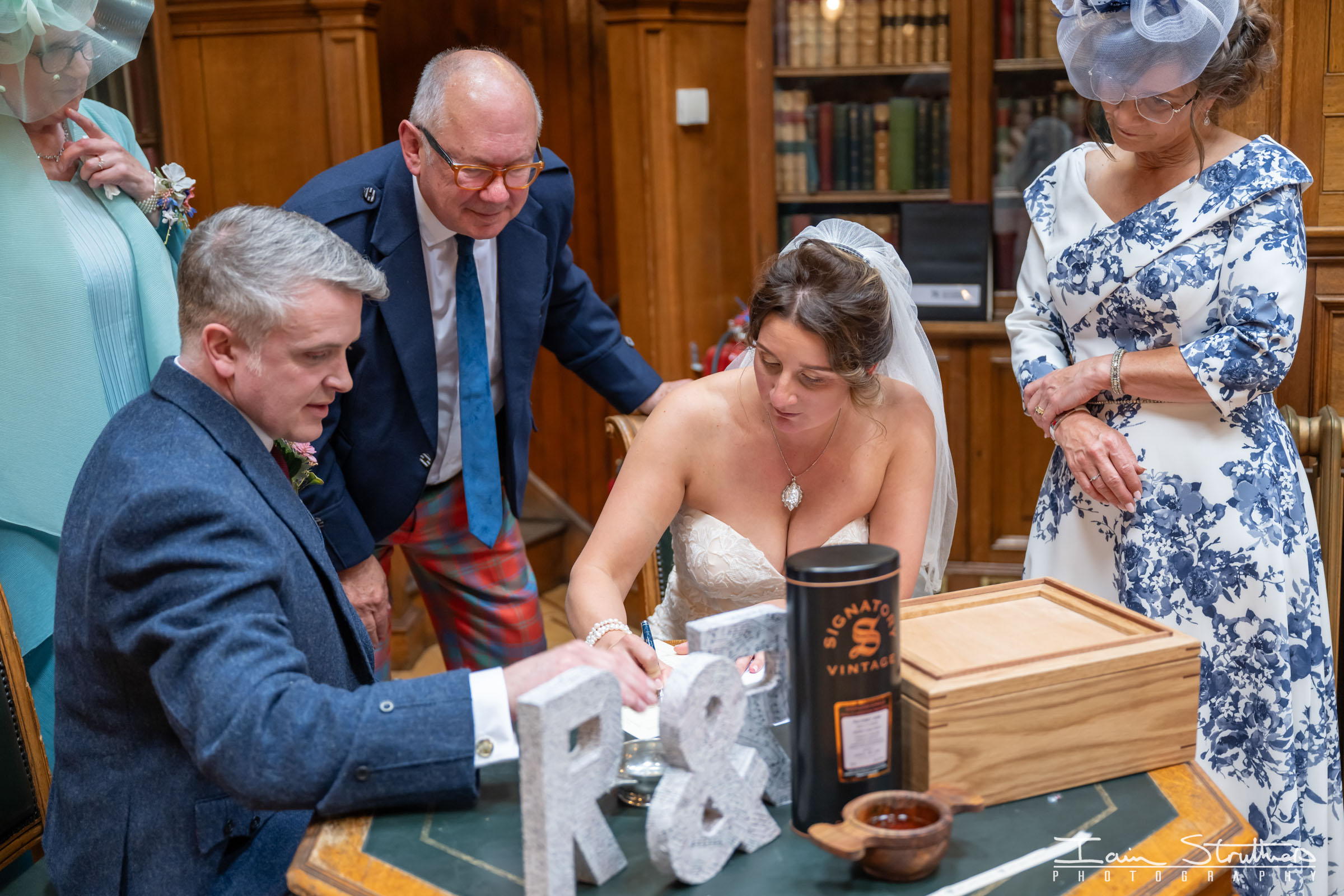 Rona & Ross wedding photograph 24