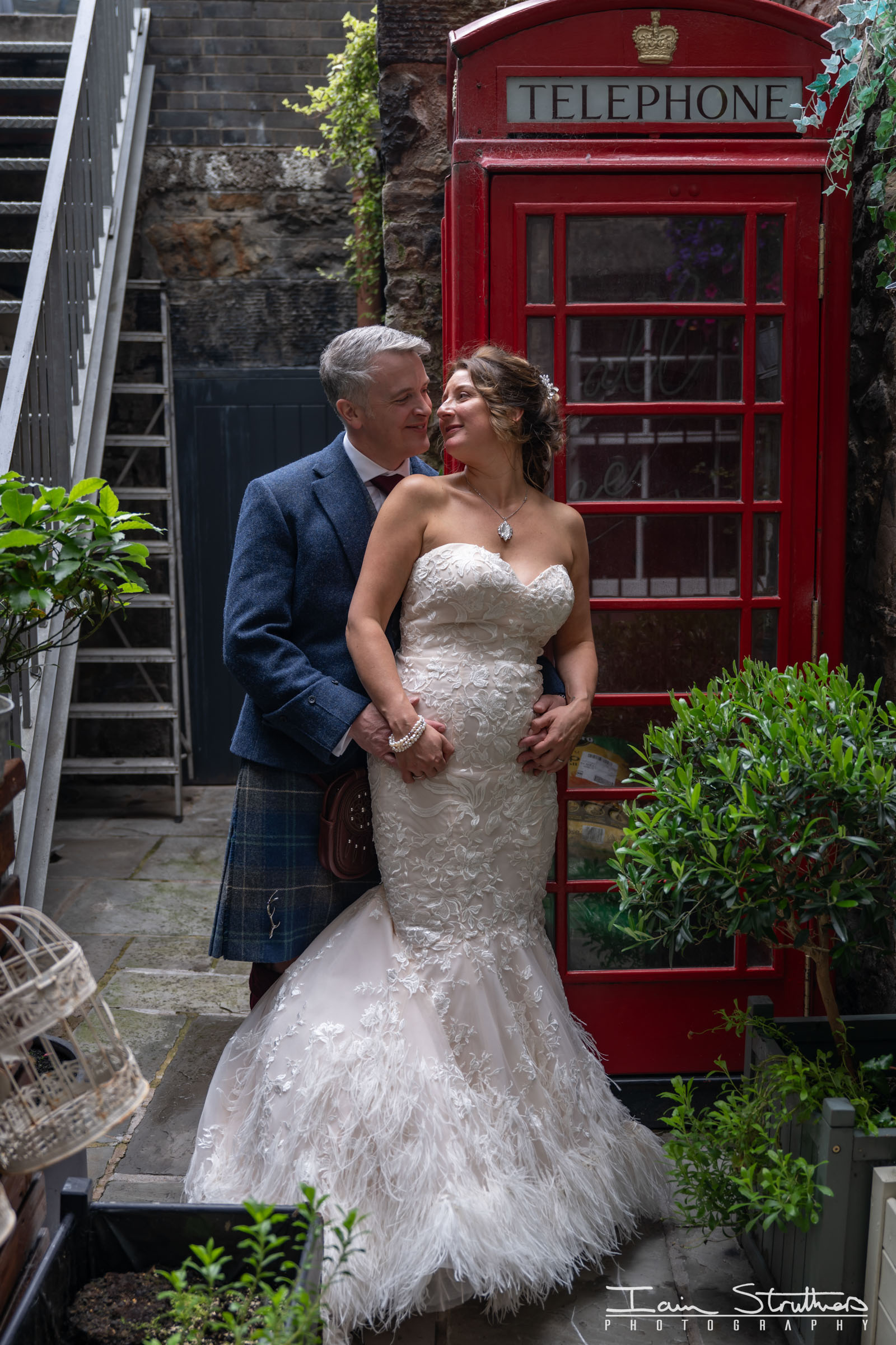 Rona & Ross wedding photograph 36
