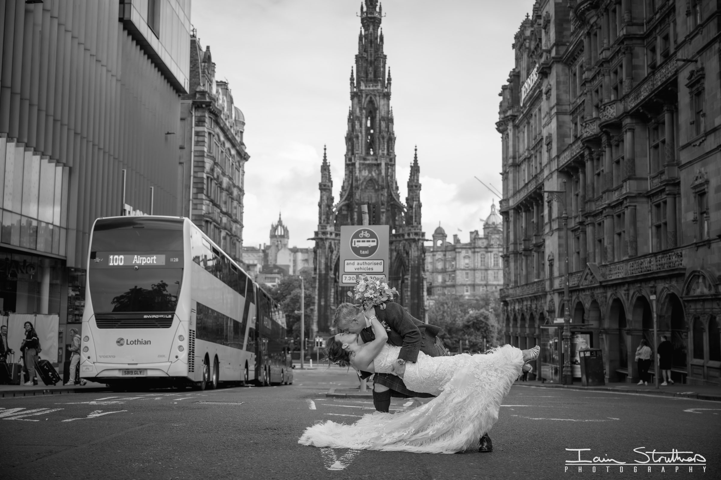 Rona & Ross wedding photograph 53