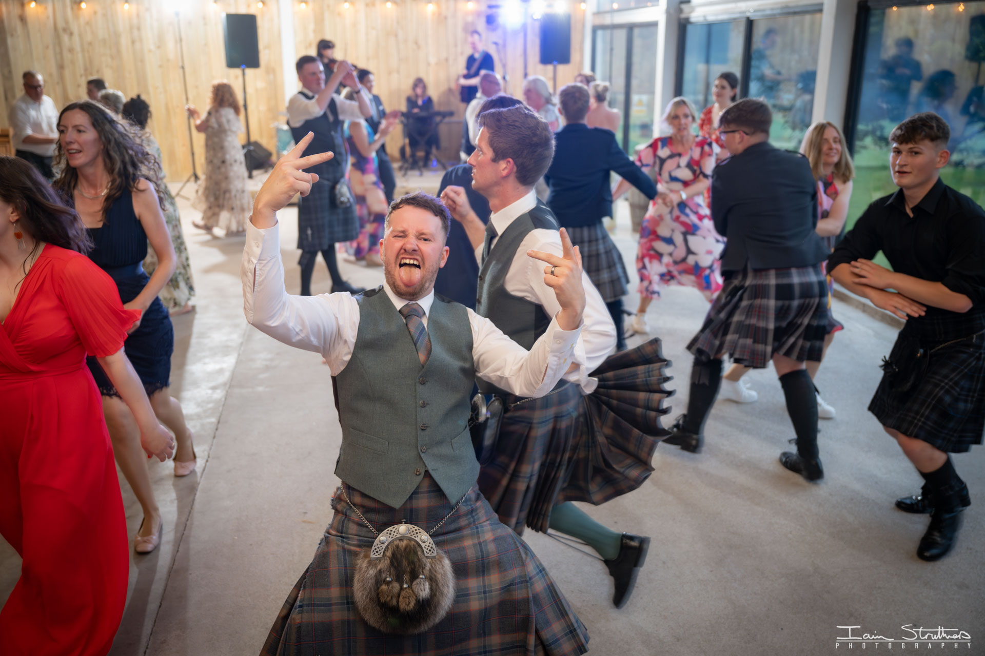 Roy & Adriene wedding photograph 65