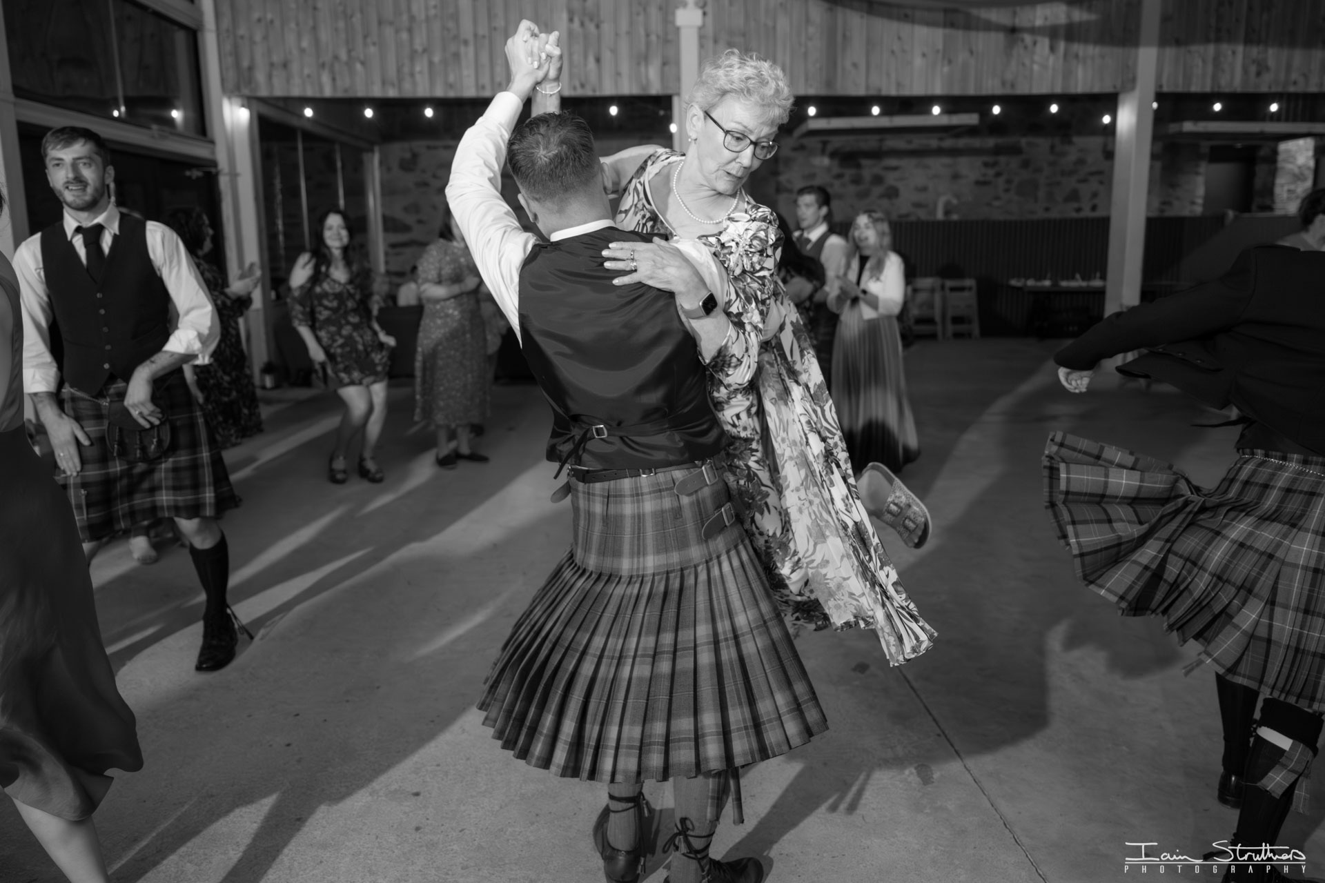 Roy & Adriene wedding photograph 71