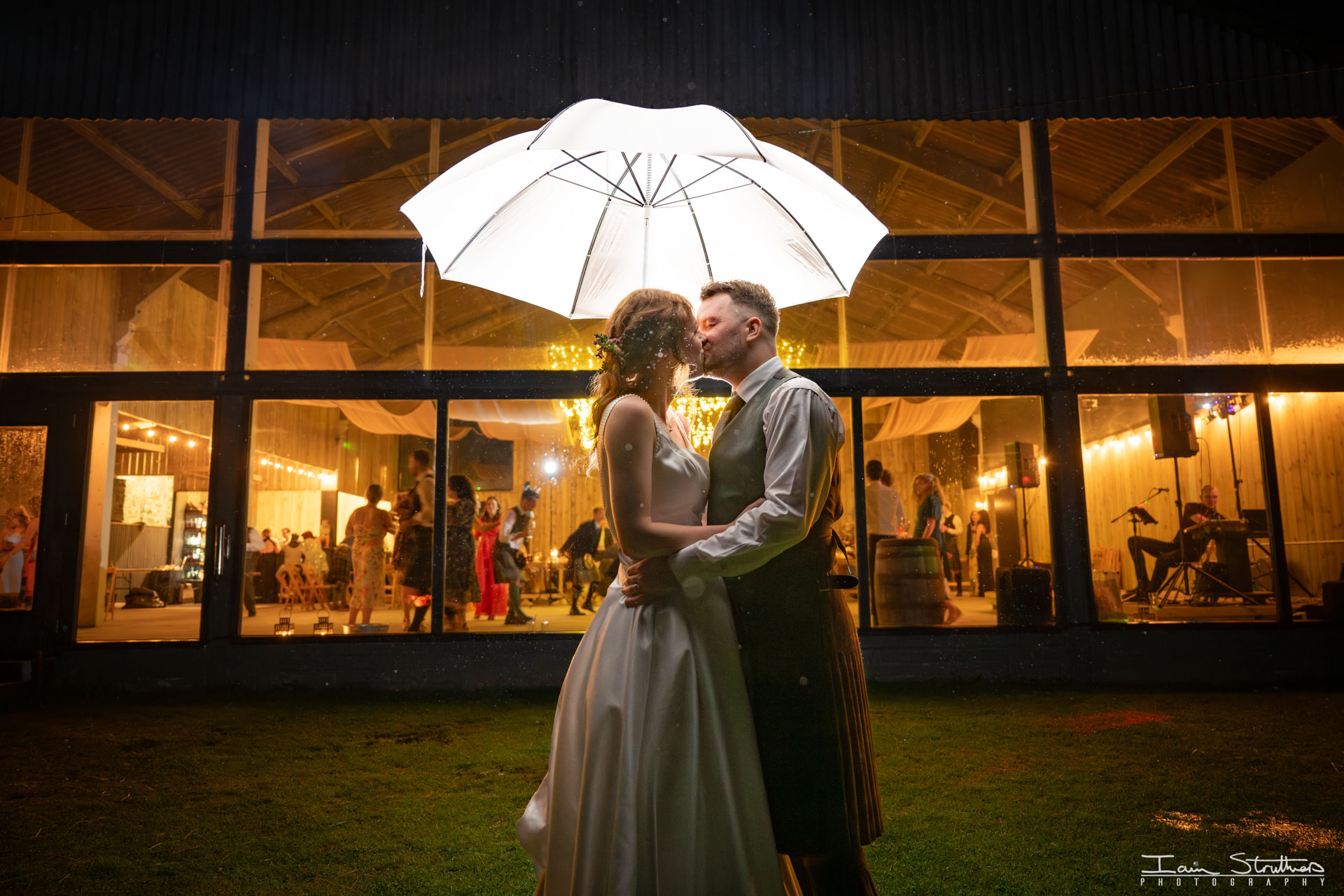 Roy & Adriene wedding photograph 72